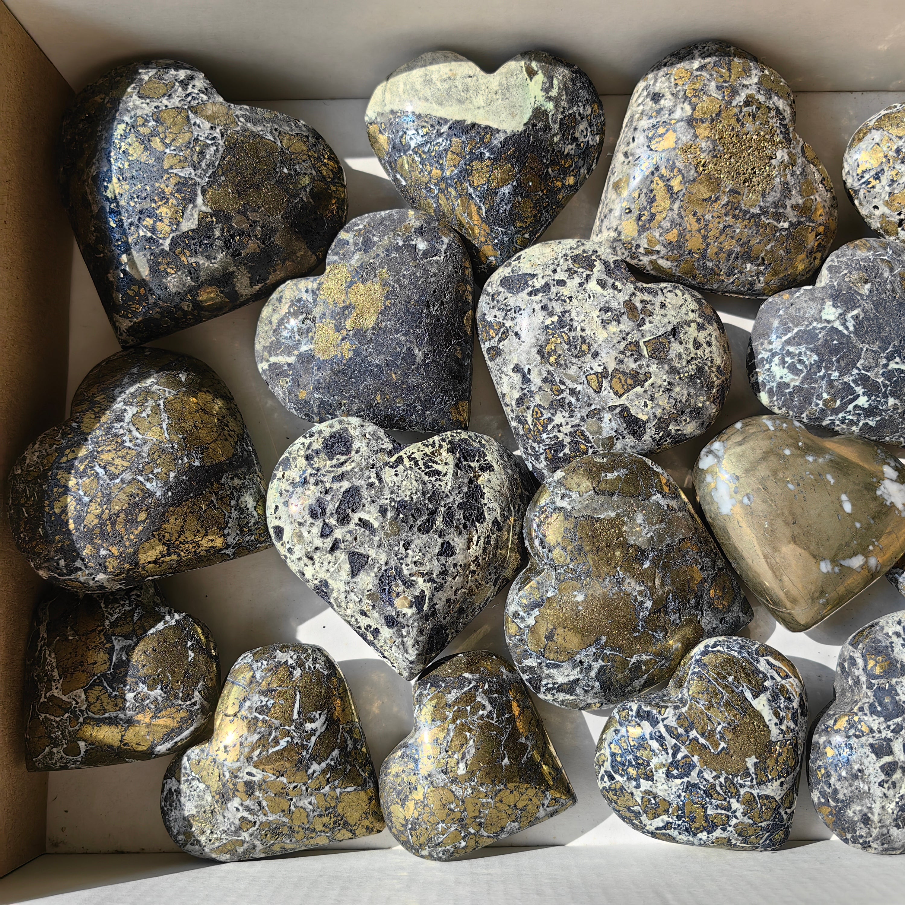 Lot 2.5 kg Chalcopyrite with Covellite heart