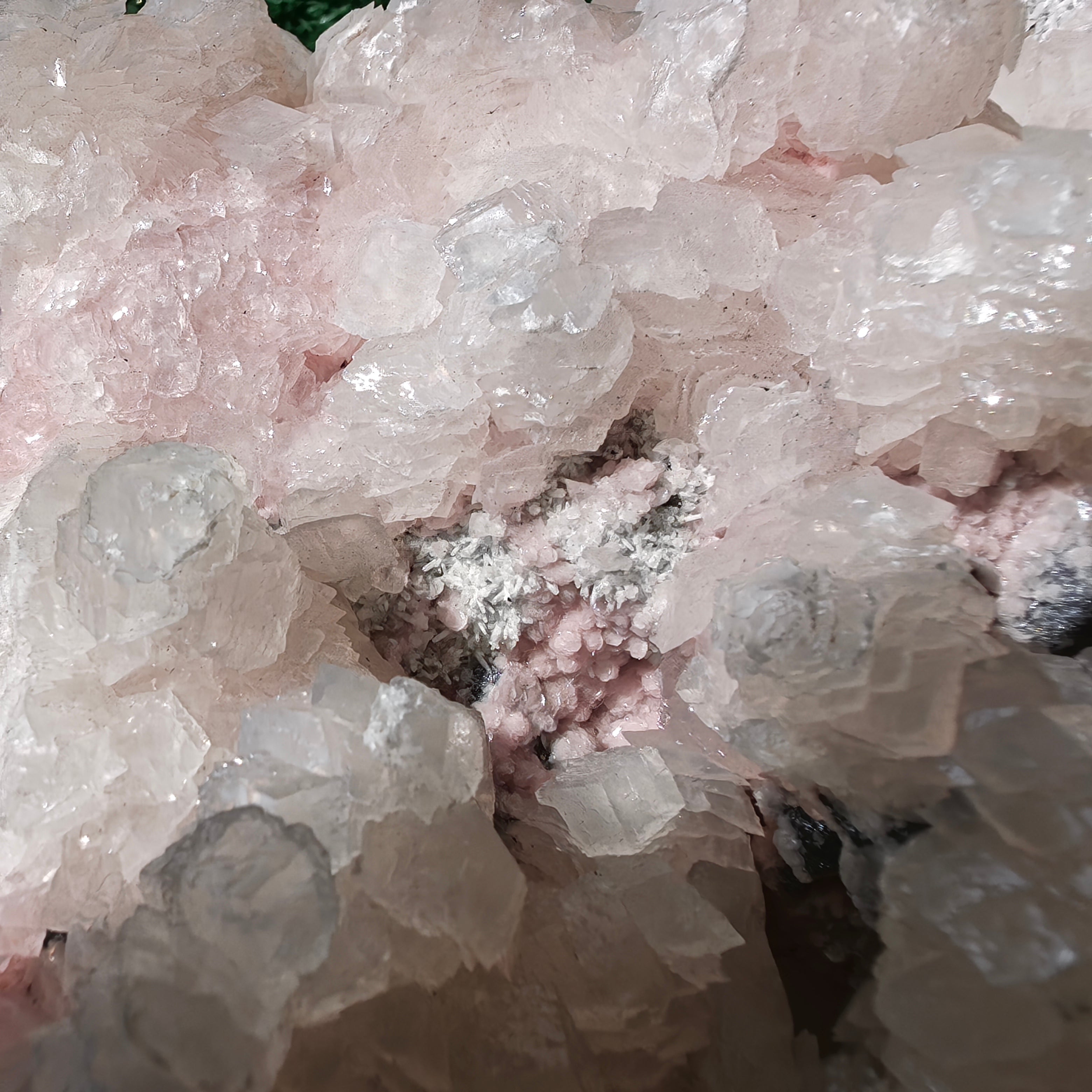 1 pc Rhodonite with Calcite rough