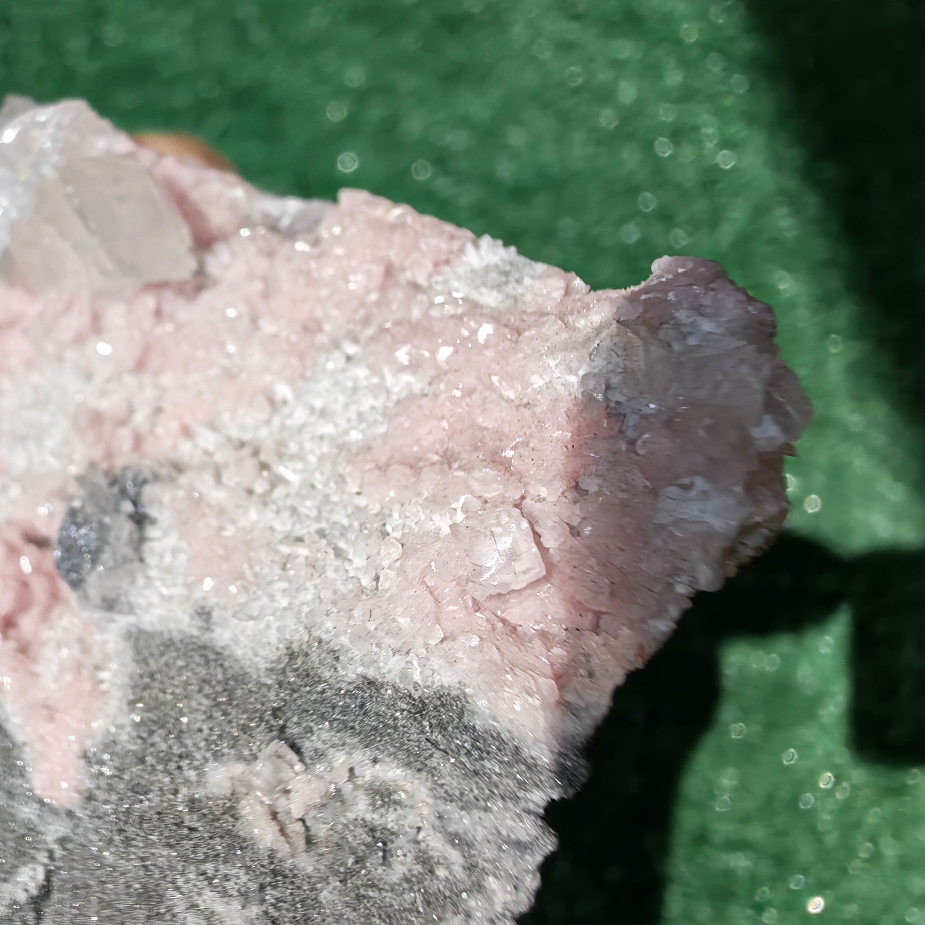 1 pc Rhodonite with Calcite rough