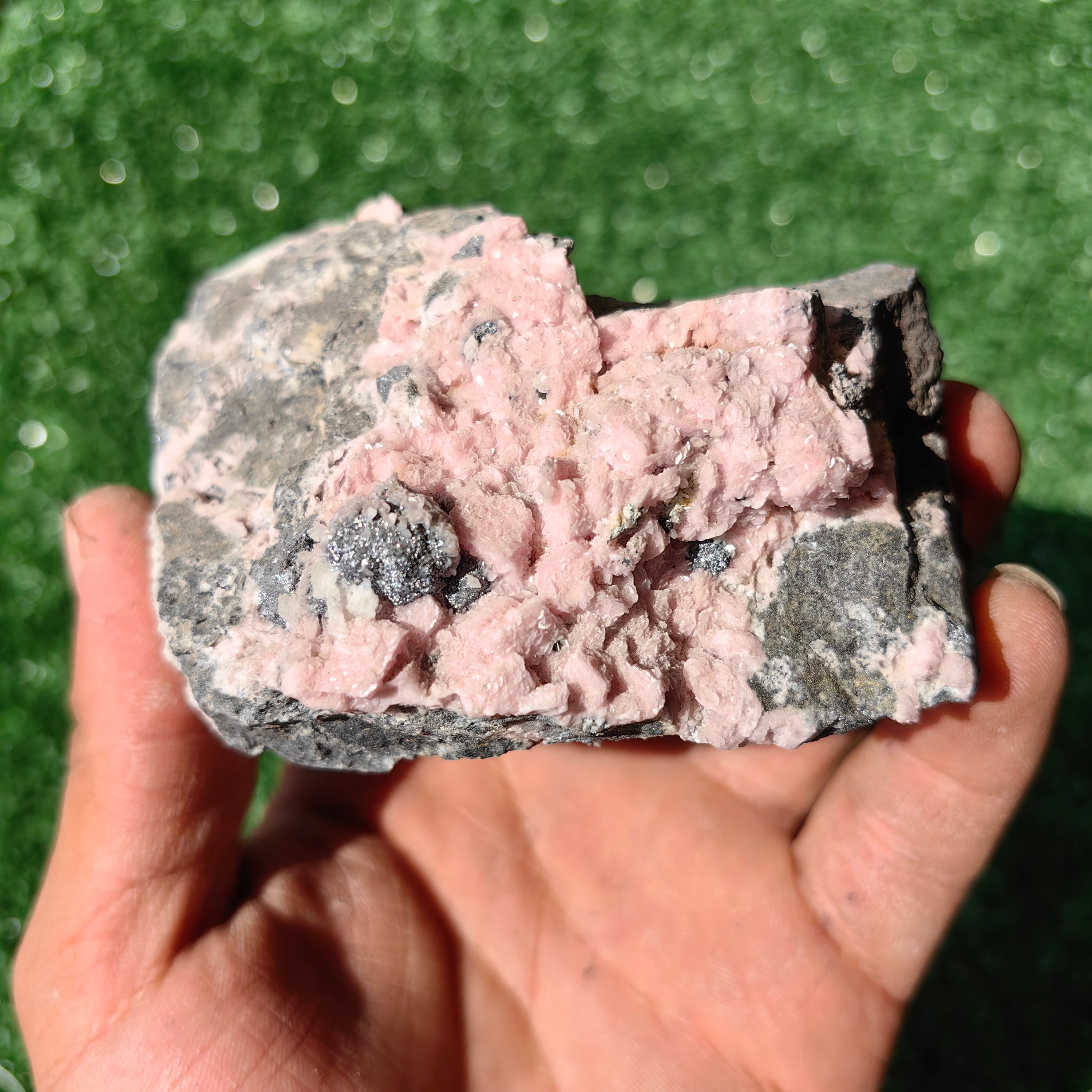 1 pc Rhodonite with Calcite rough