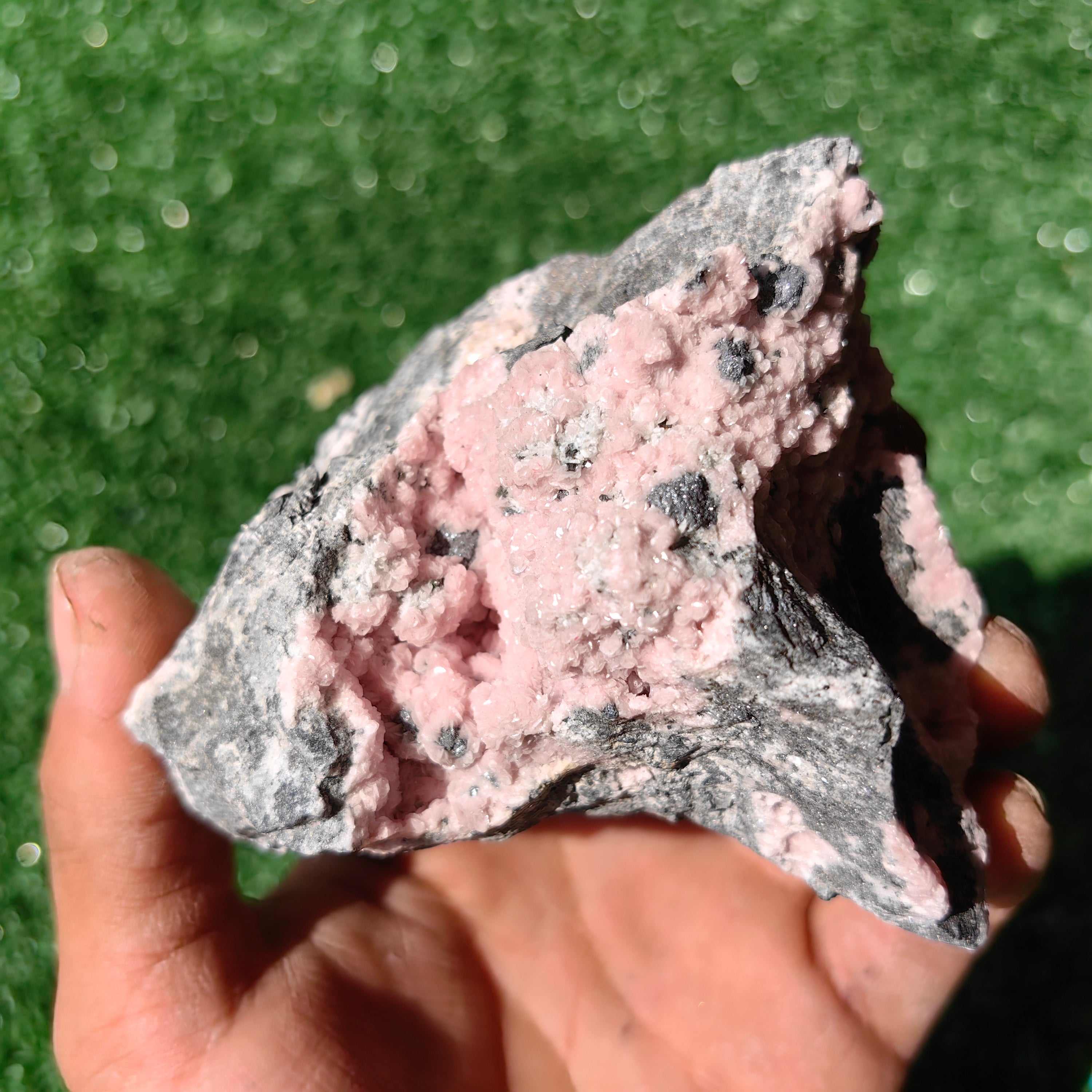 1 pc Rhodonite with Calcite rough