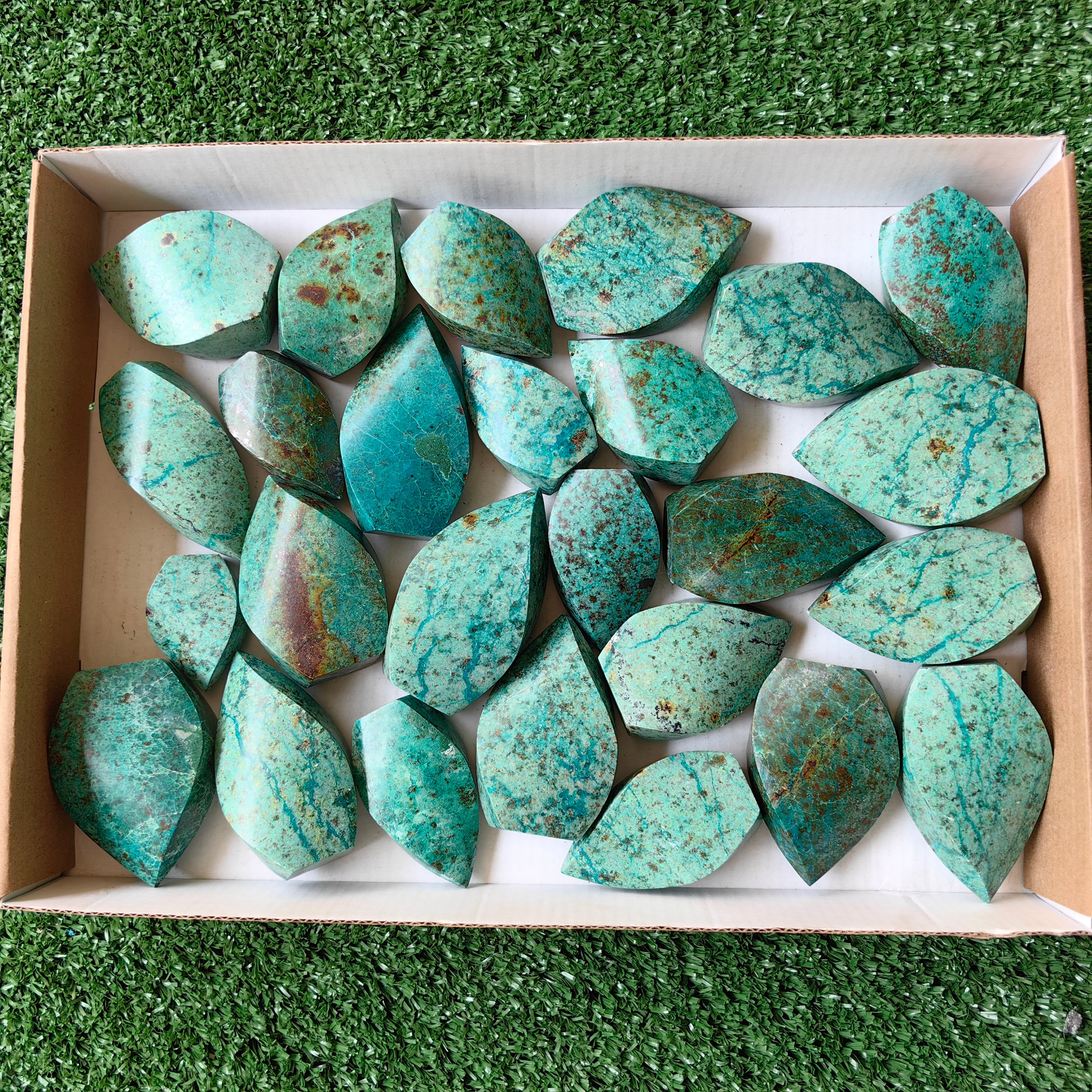 Lot 26 pcs Peruvian Turquoise flame