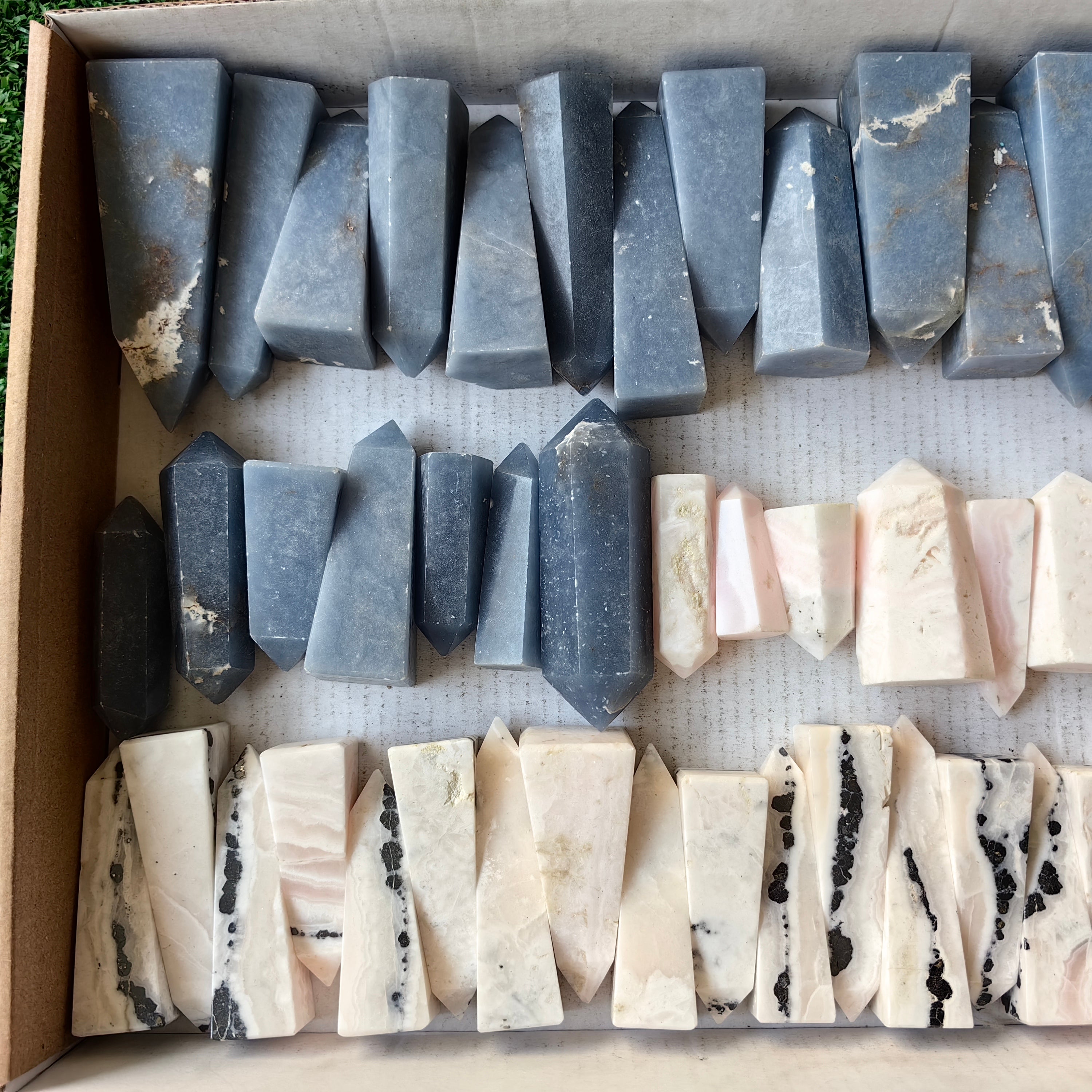 Lot 51 pcs Angelite / Mangano Tower