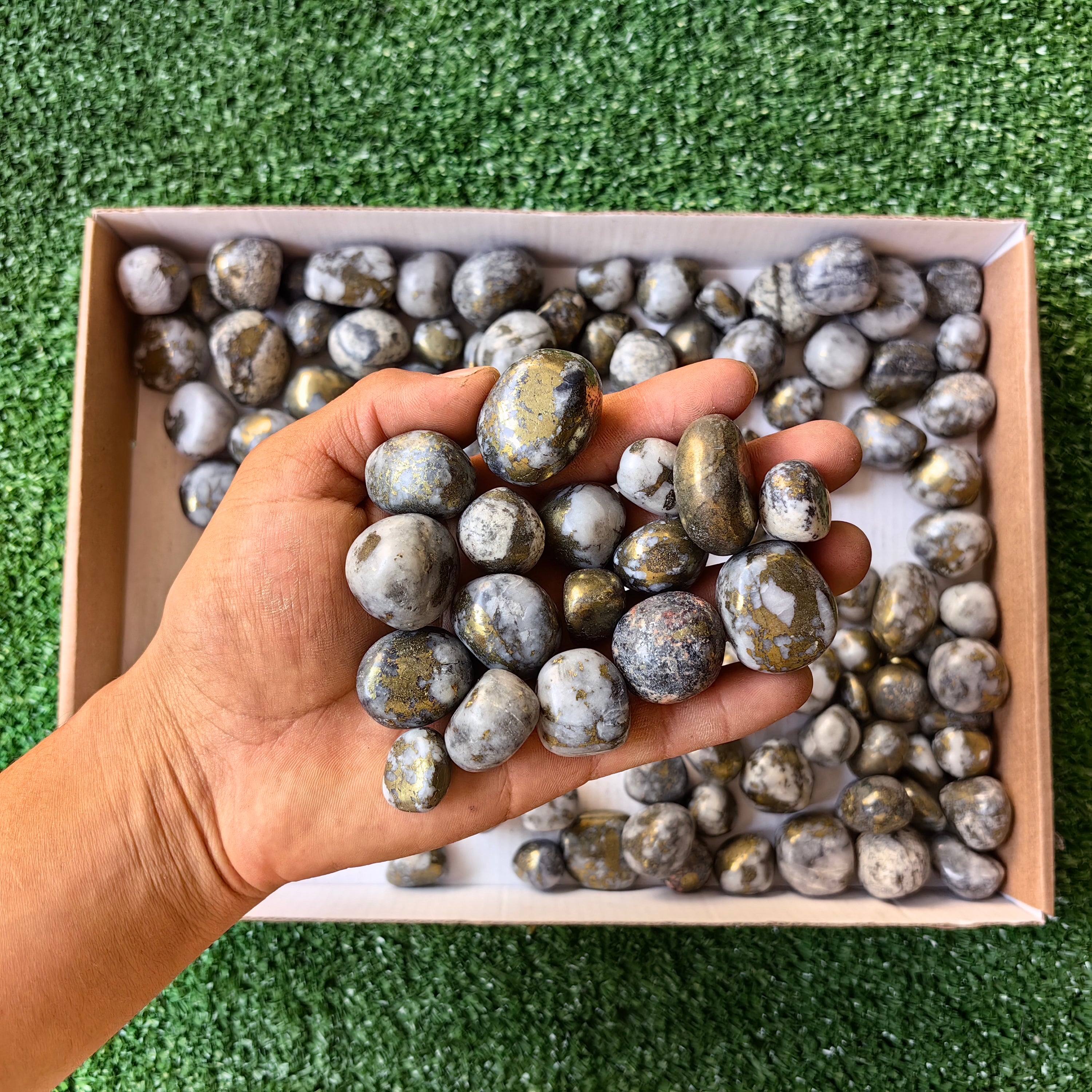 Lot 2 kg Chalcopyrite on Quartz tumbled
