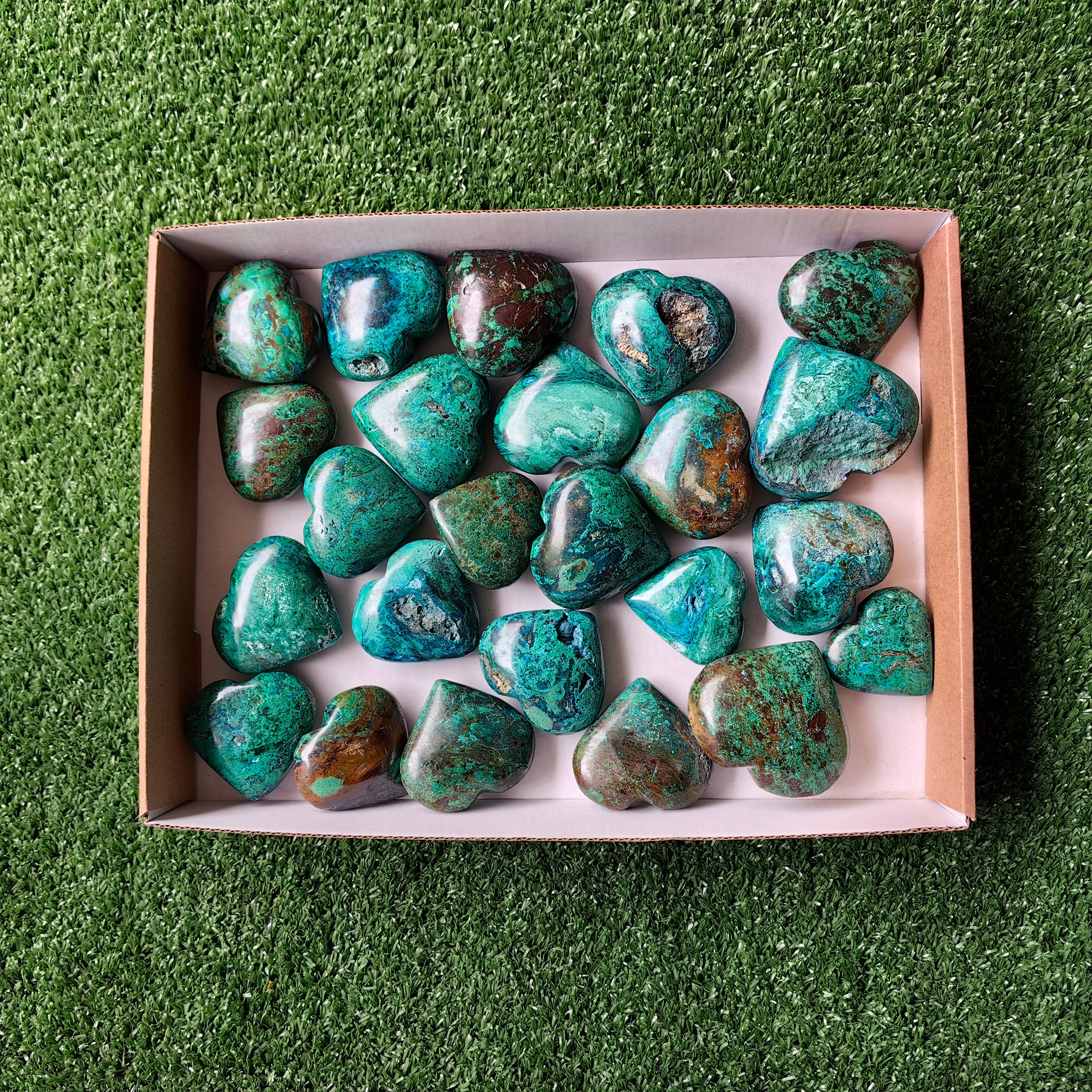 Lot 24 pcs Chrysocolla on Malachite Heart