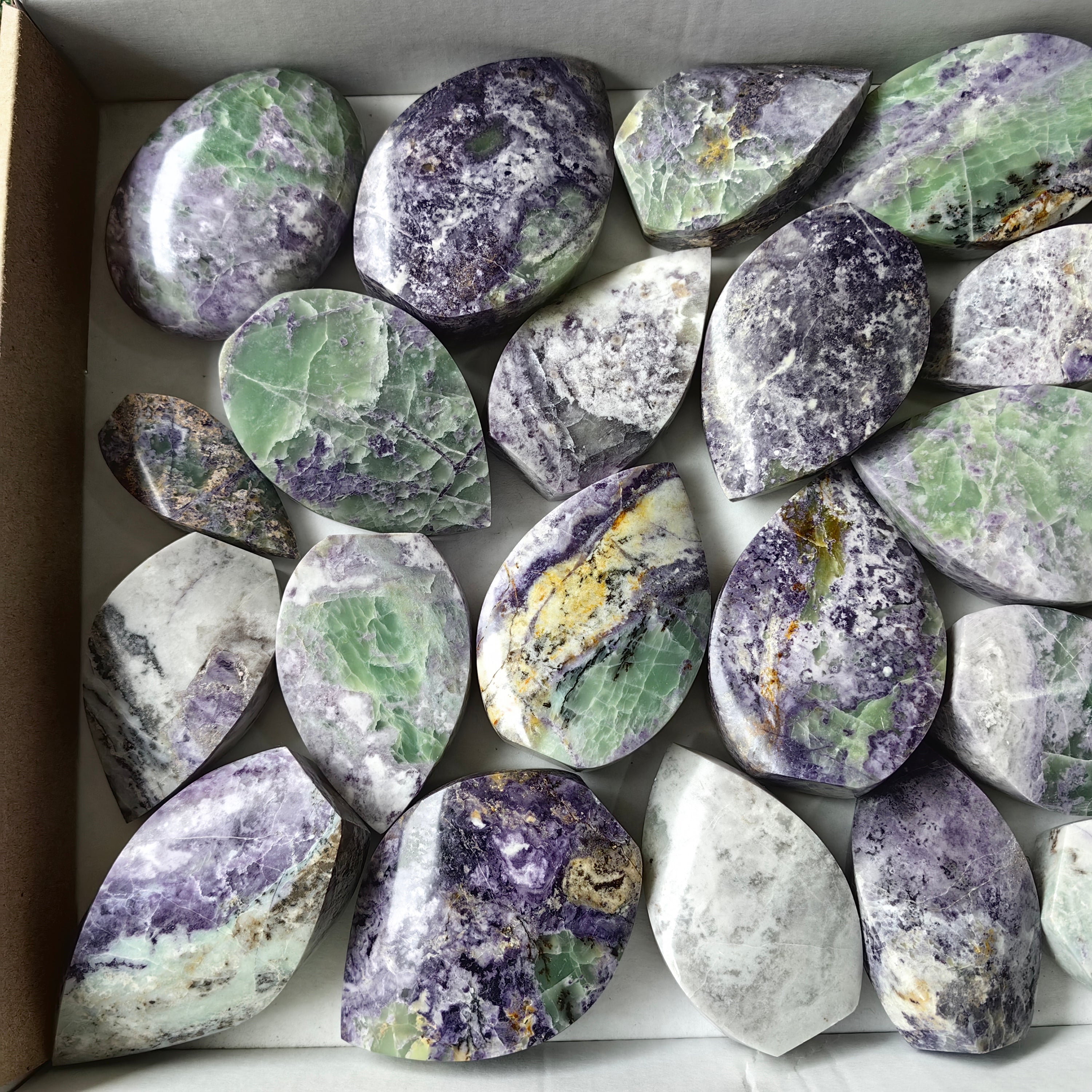 Lot 24 pcs Bolivianite Flame