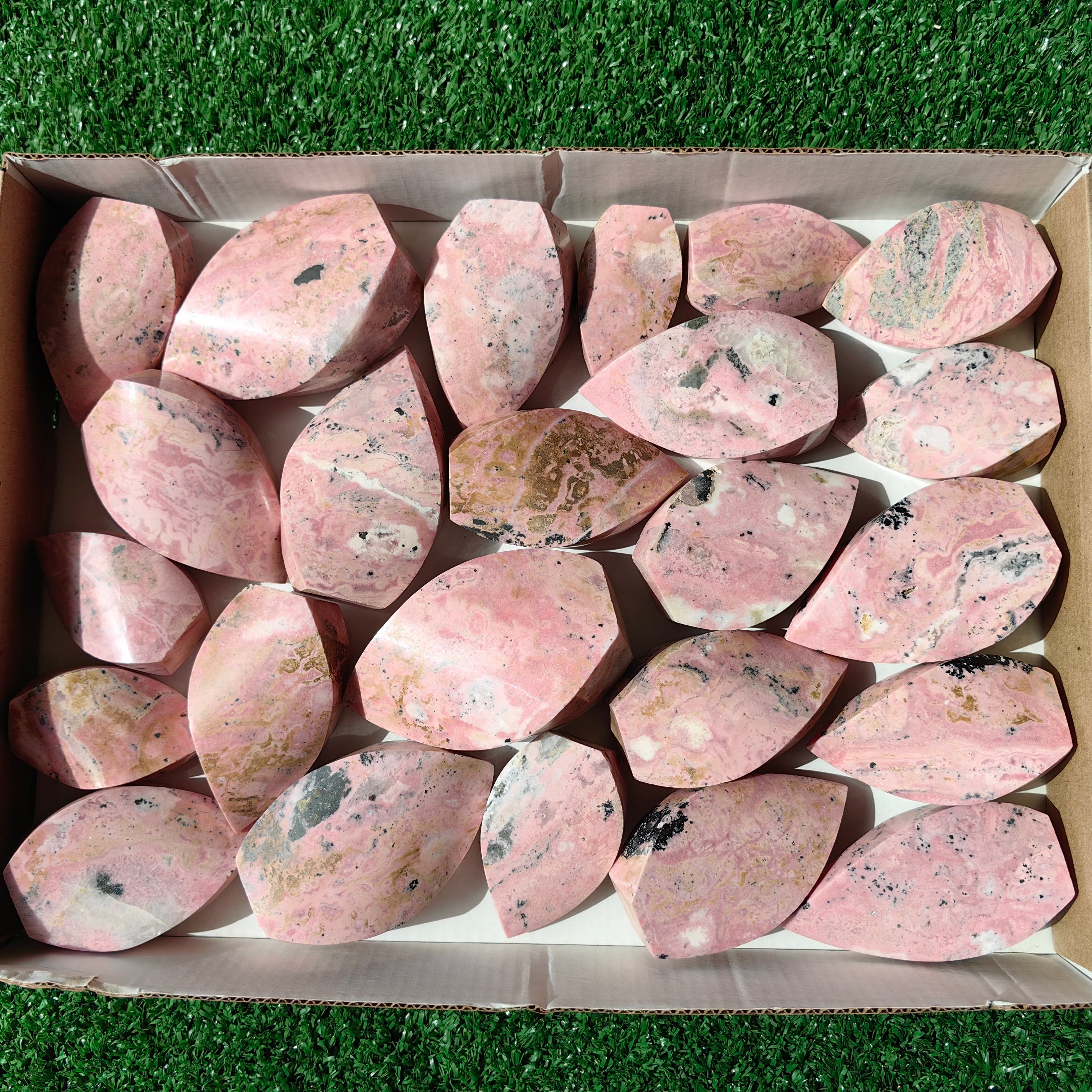 Lot 24 pcs Rhodonite Flame