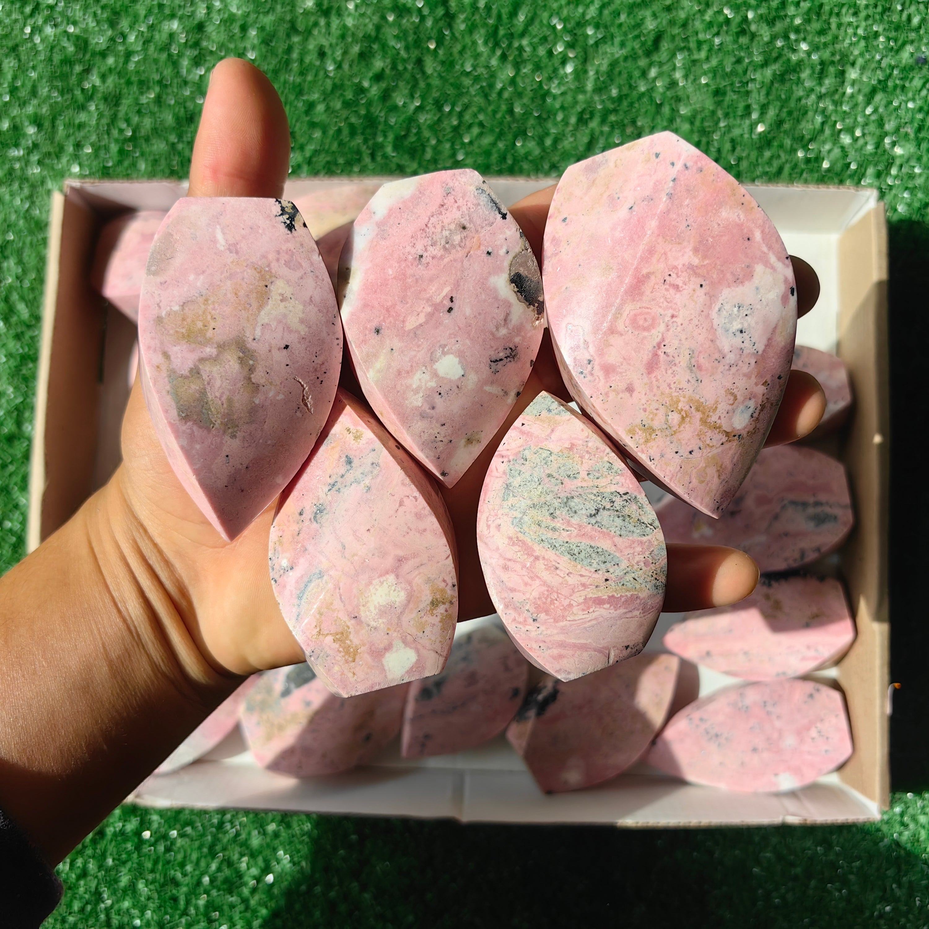 Lot 24 pcs Rhodonite Flame