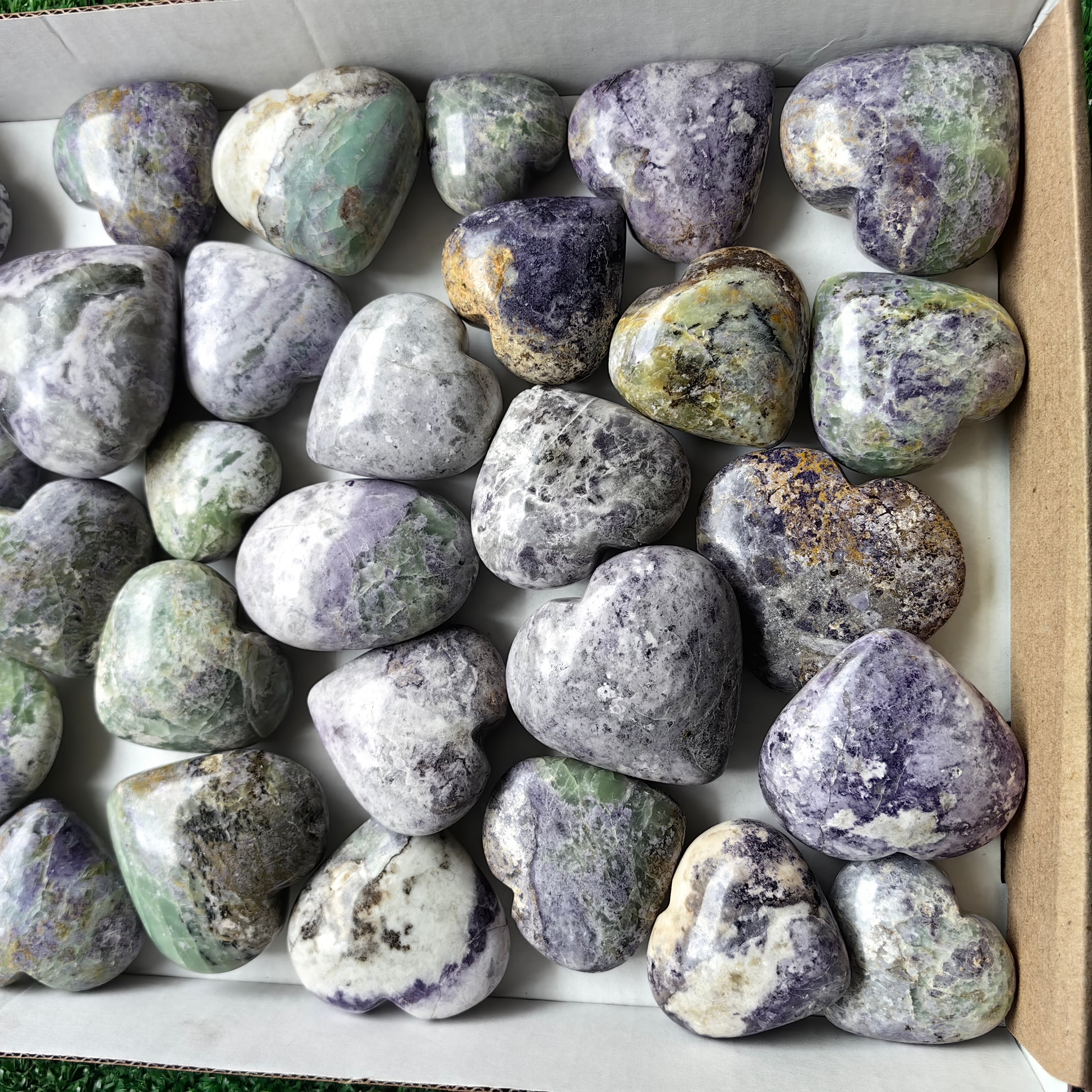 Lot 32 pcs Bolivianite Heart