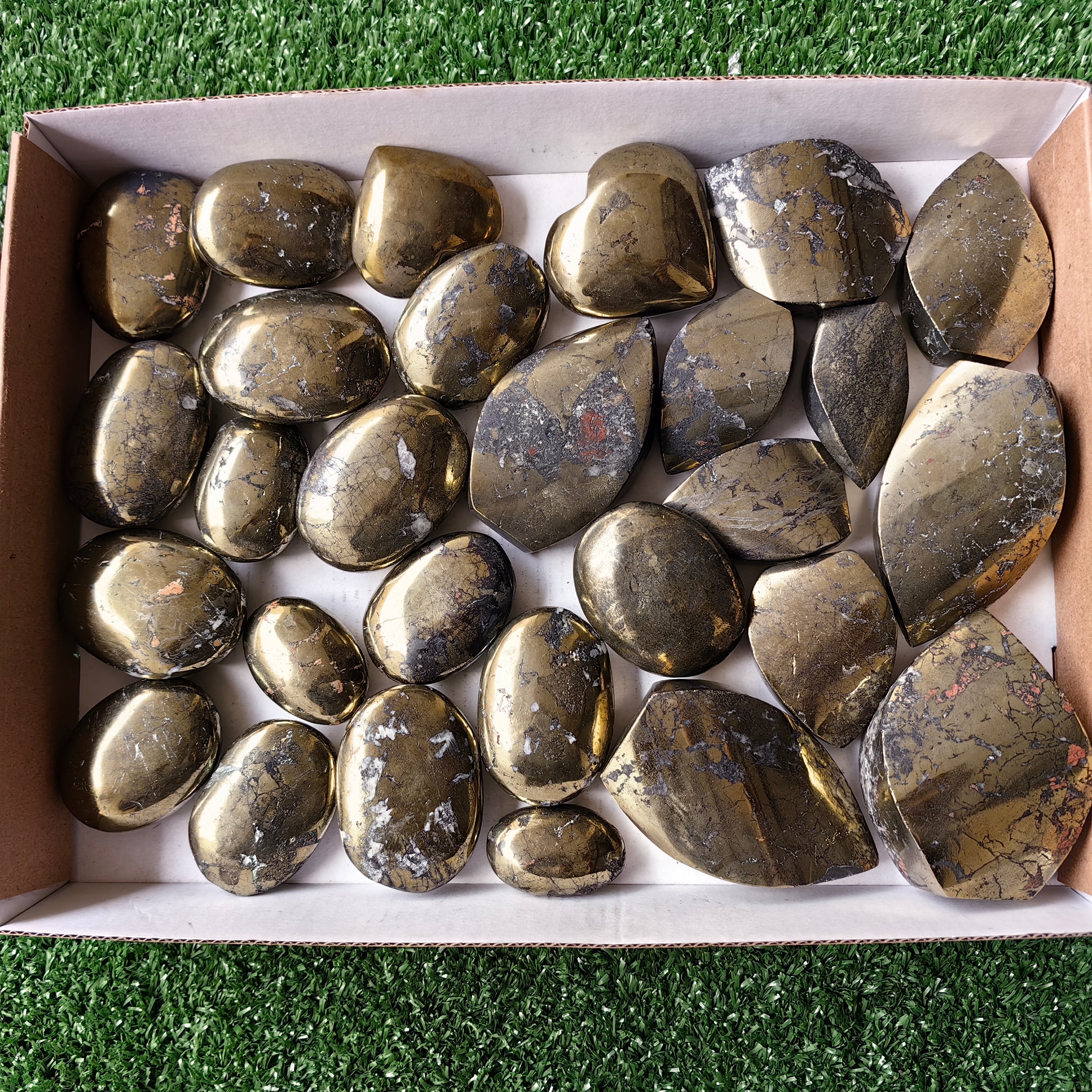 Lot 28 pcs Chalcopyrite Palm and Heart