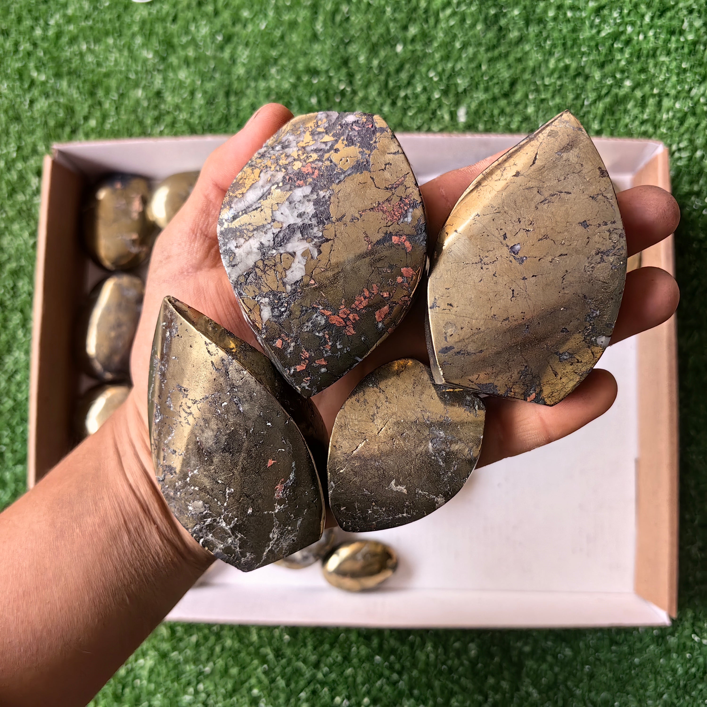 Lot 28 pcs Chalcopyrite Palm and Heart