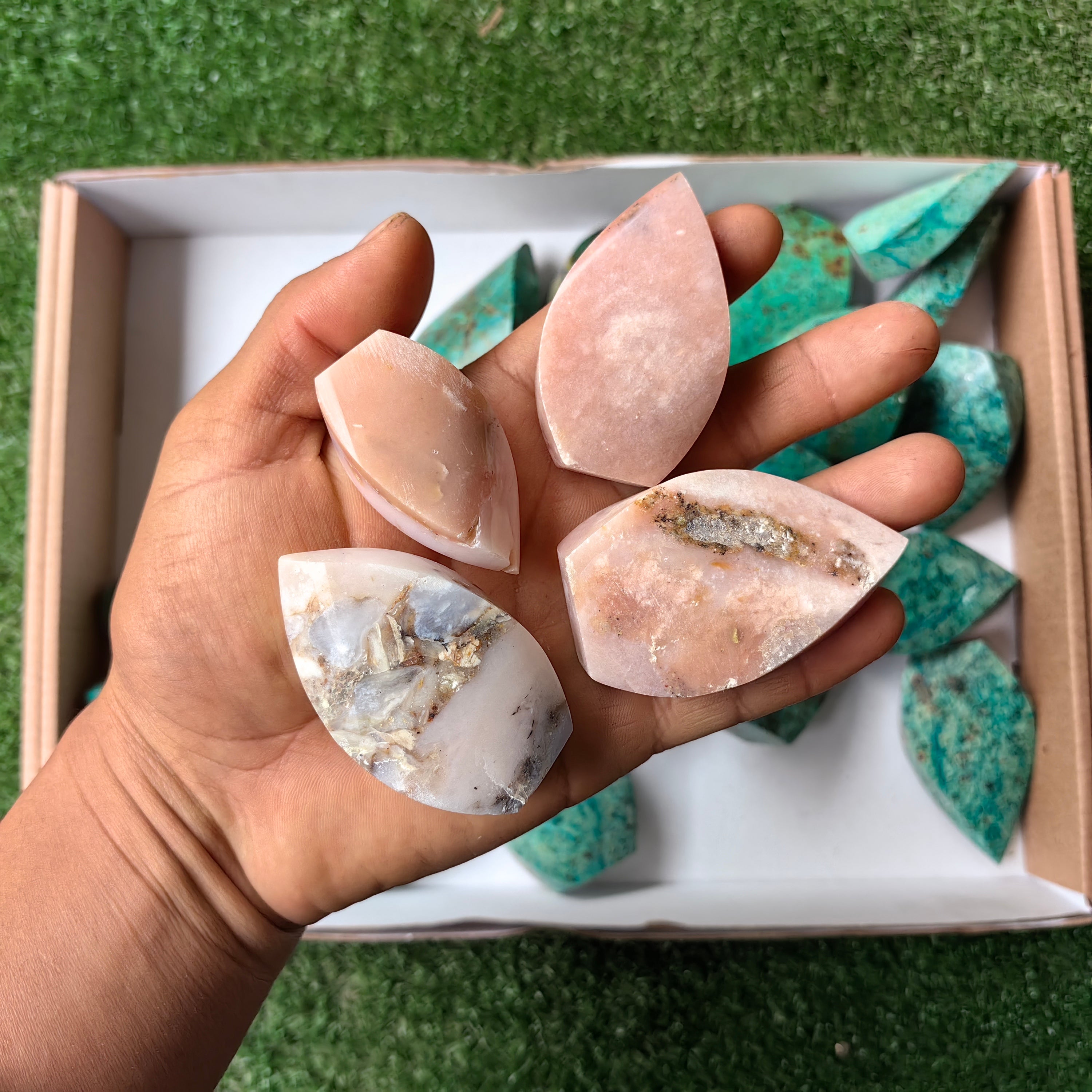 Lot 26 pcs Peruvian Turquoise, Pink Opal Flame