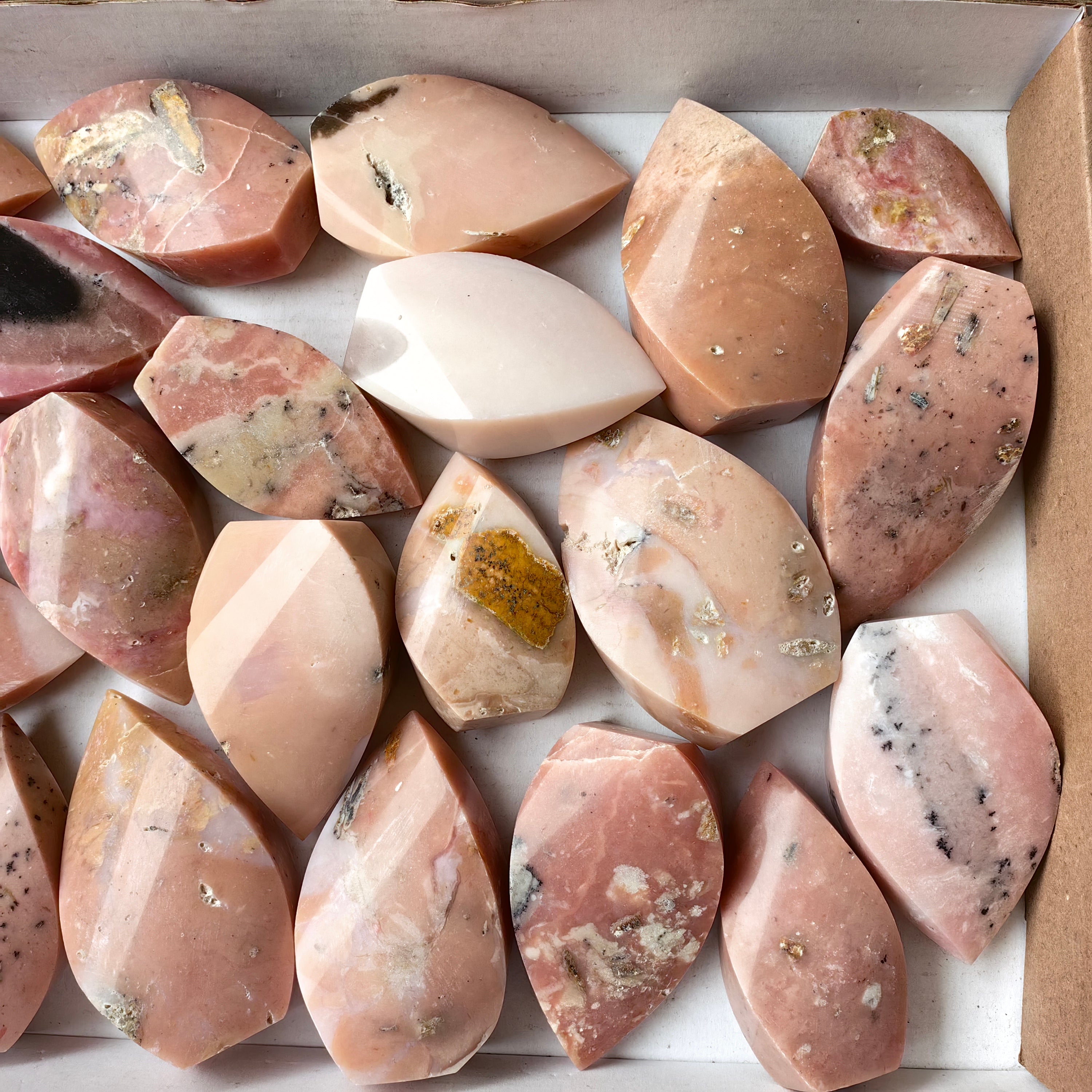 Lot 22 pcs Pink Opal Flame