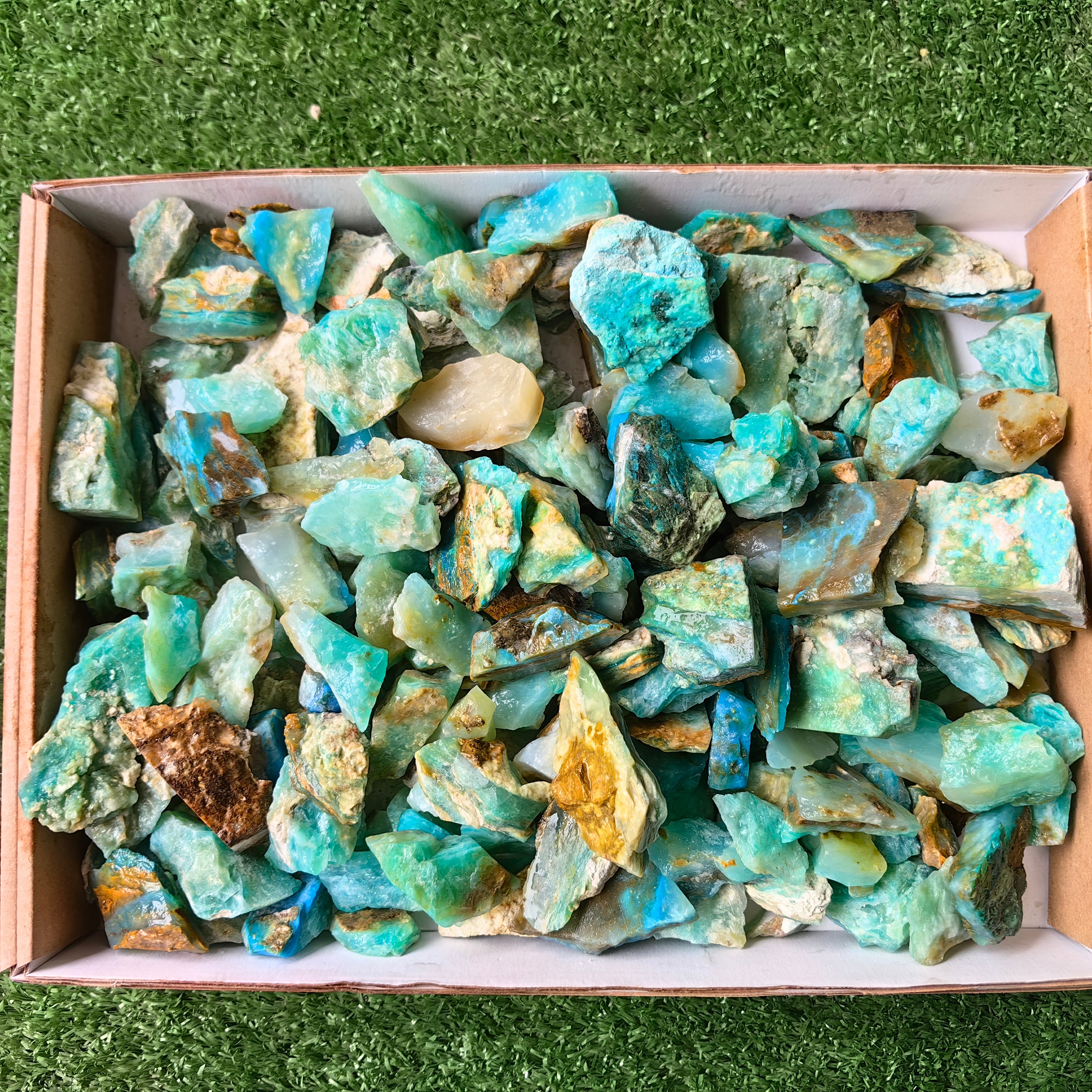 Lot 2 kg Andean Opal Rough