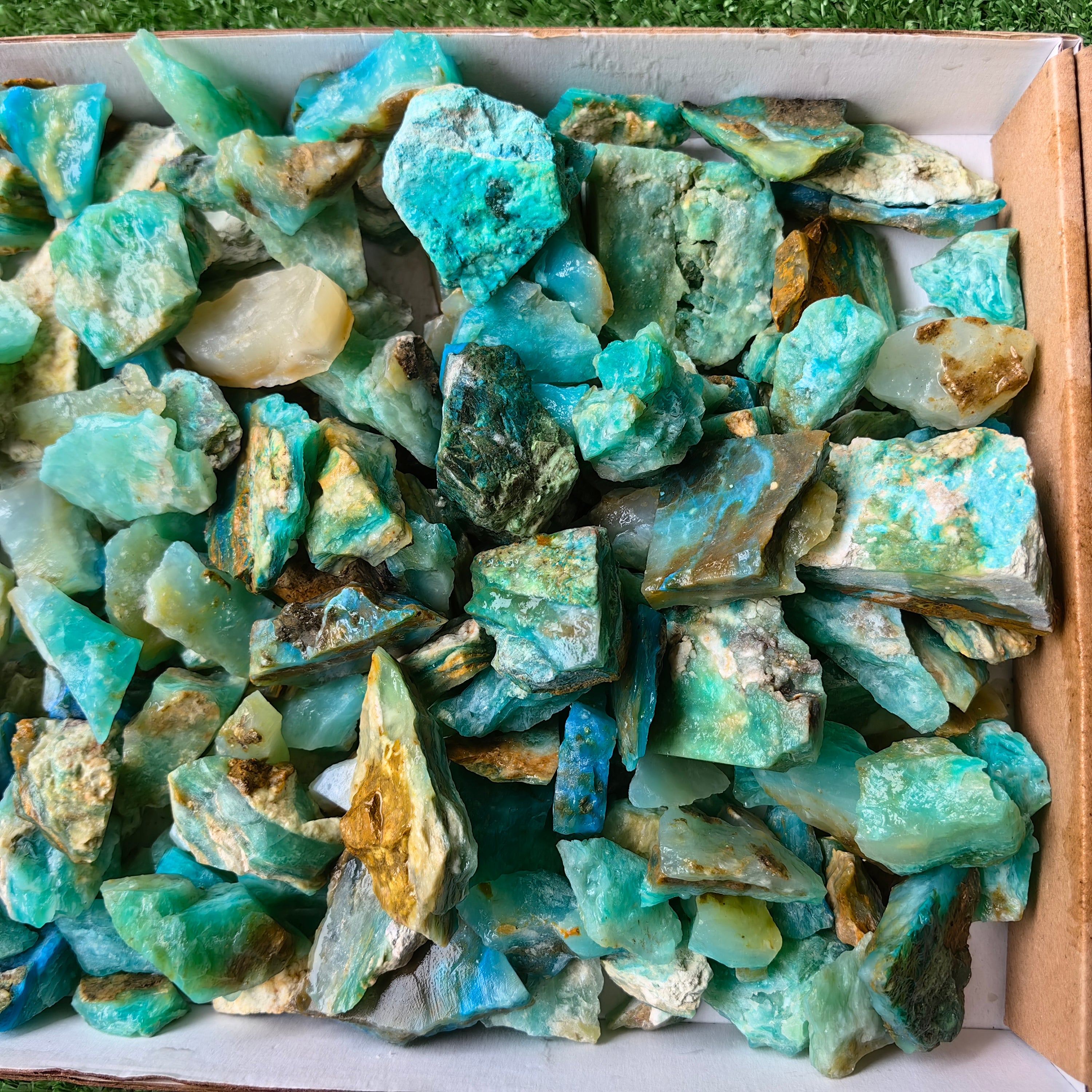 Lot 2 kg Andean Opal Rough