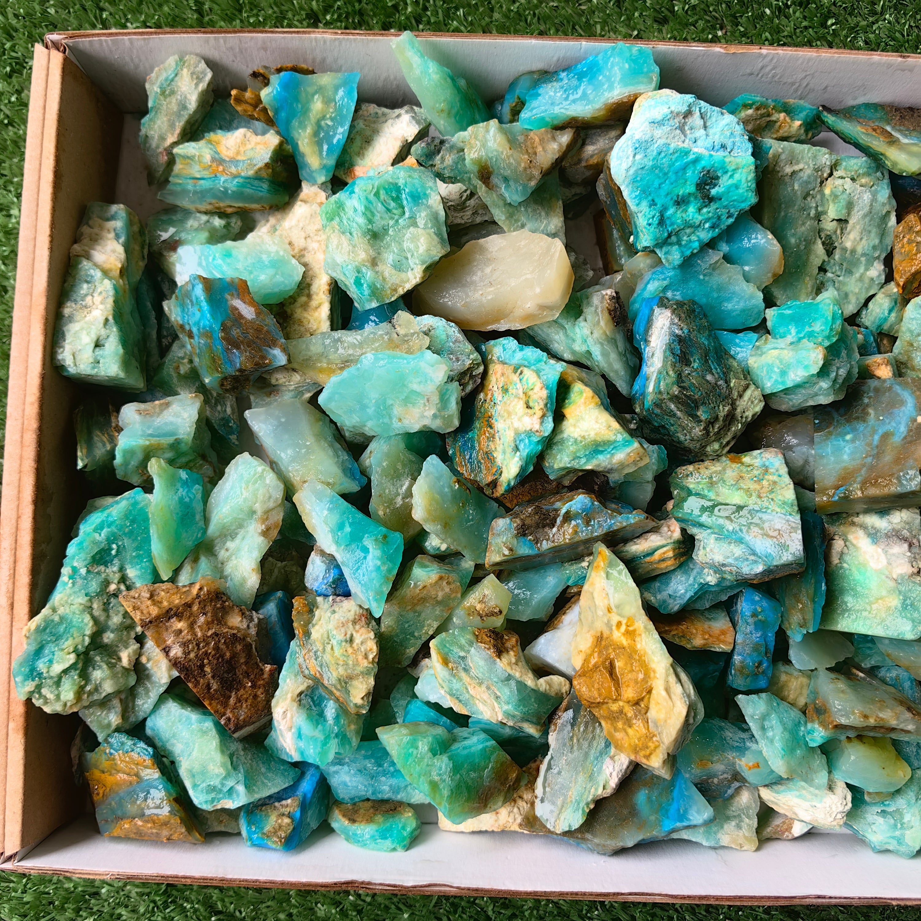 Lot 2 kg Andean Opal Rough