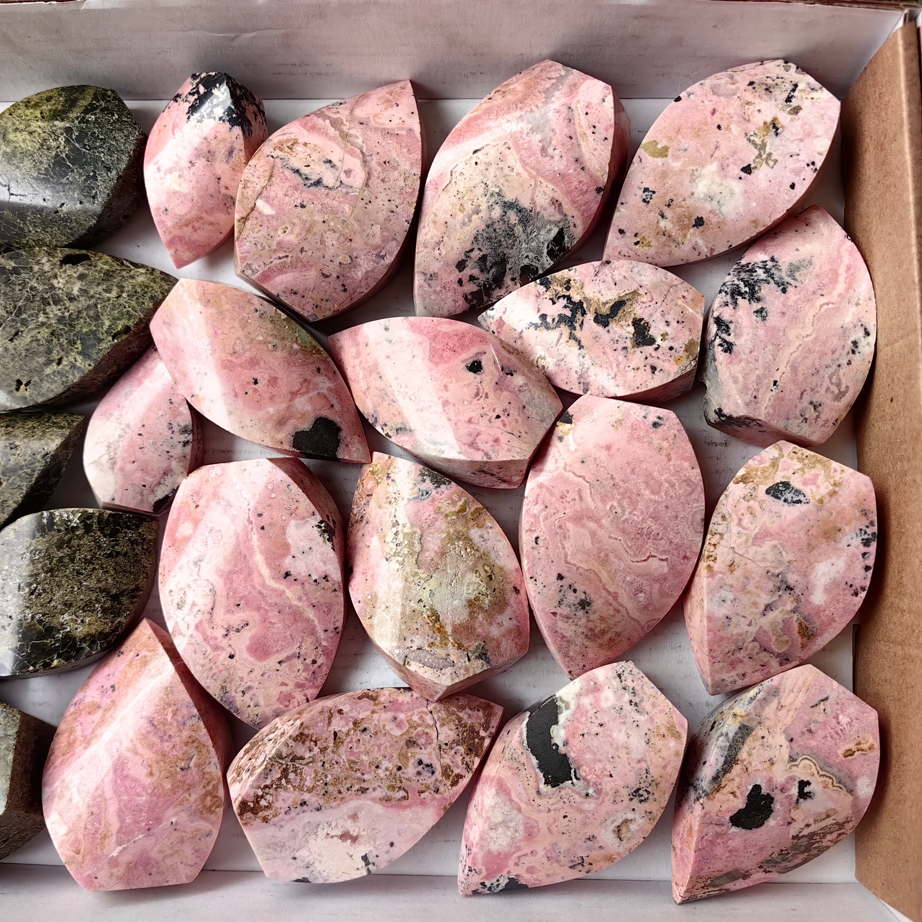 Lot 25 pcs Epidote, Rhodonite Flame