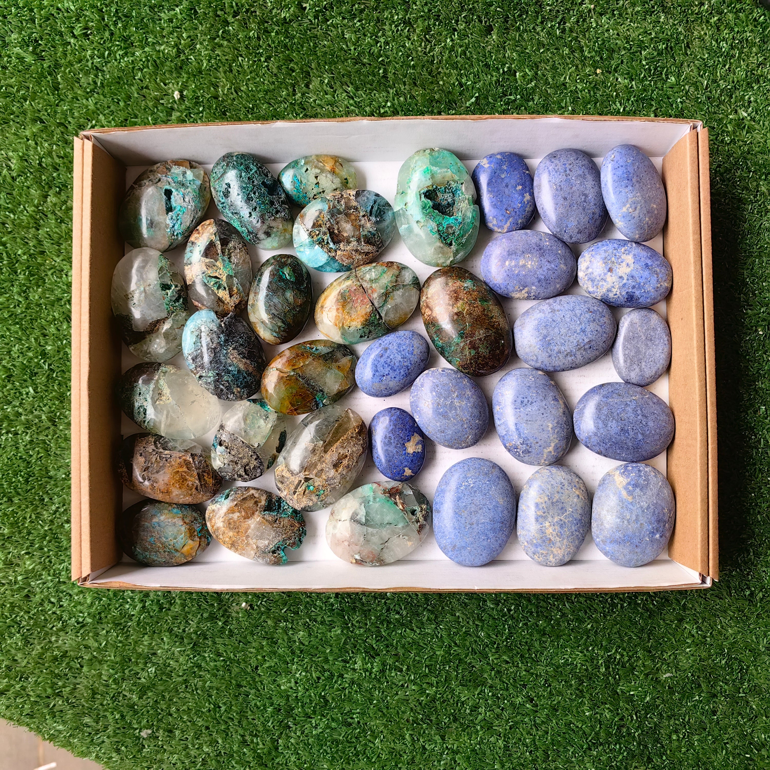 Lot 34 pcs Quantum Quattro, Dumortierite Palm