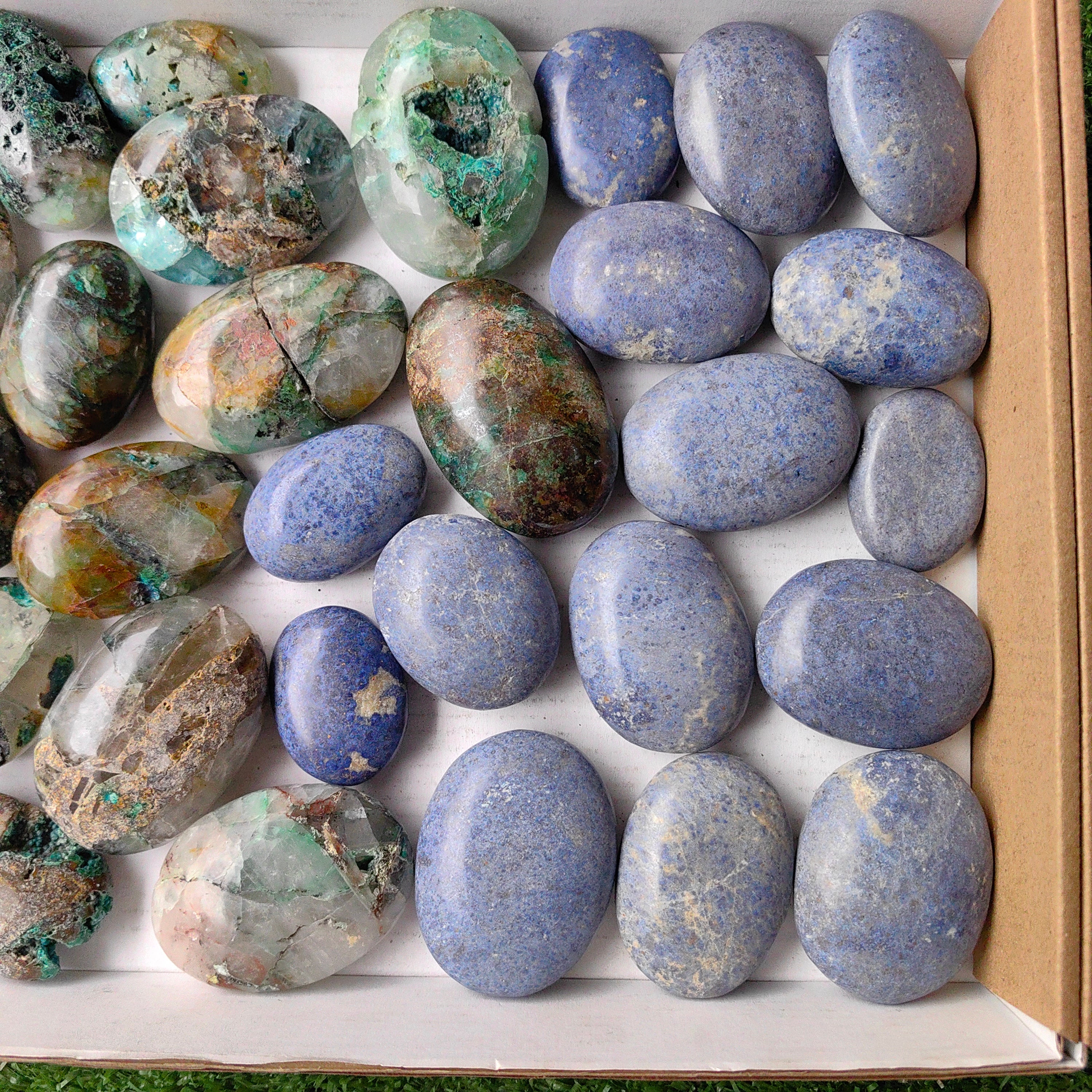 Lot 34 pcs Quantum Quattro, Dumortierite Palm