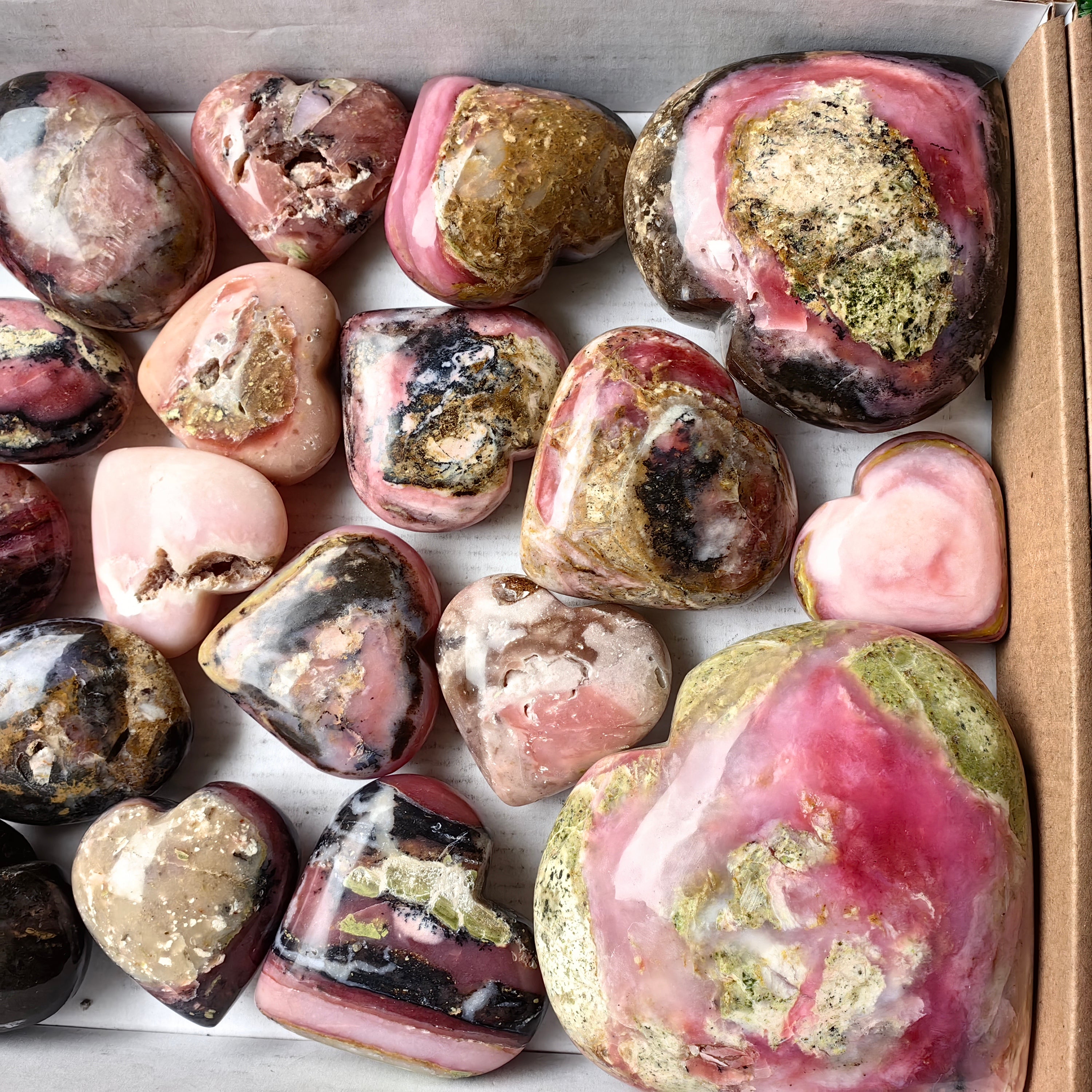 Lot 22 pcs Pink Opal Heart, Palm