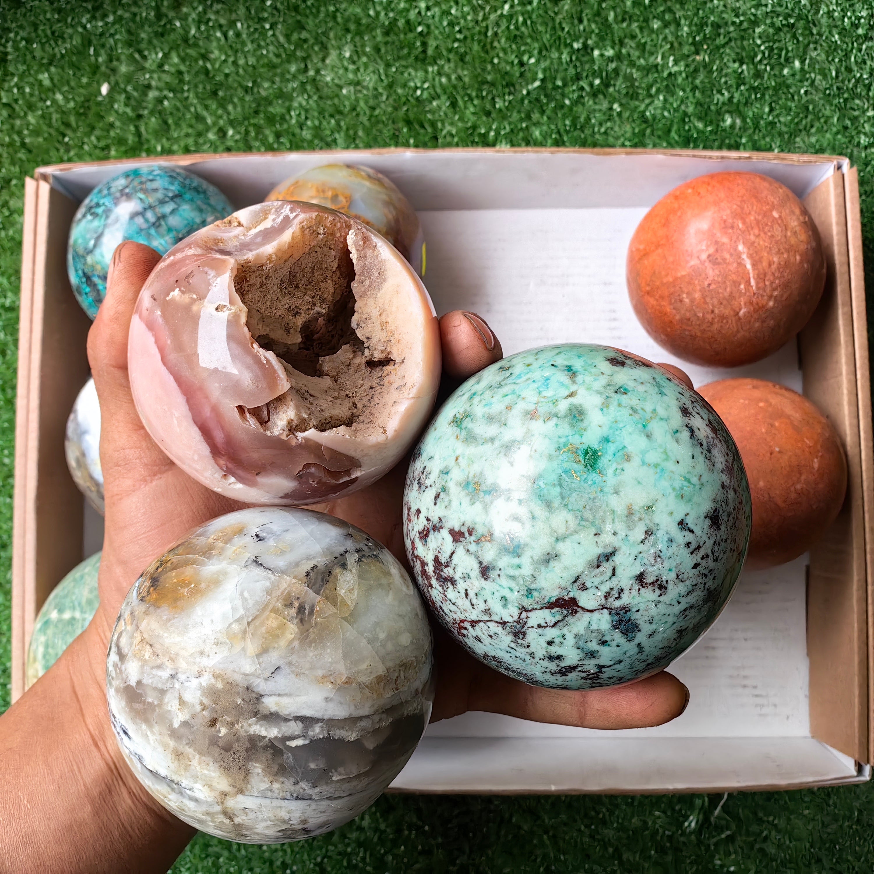 Lot 12 pcs Mixed Stone Spheres