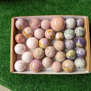 Lot 31 pcs Mixed Stone Spheres