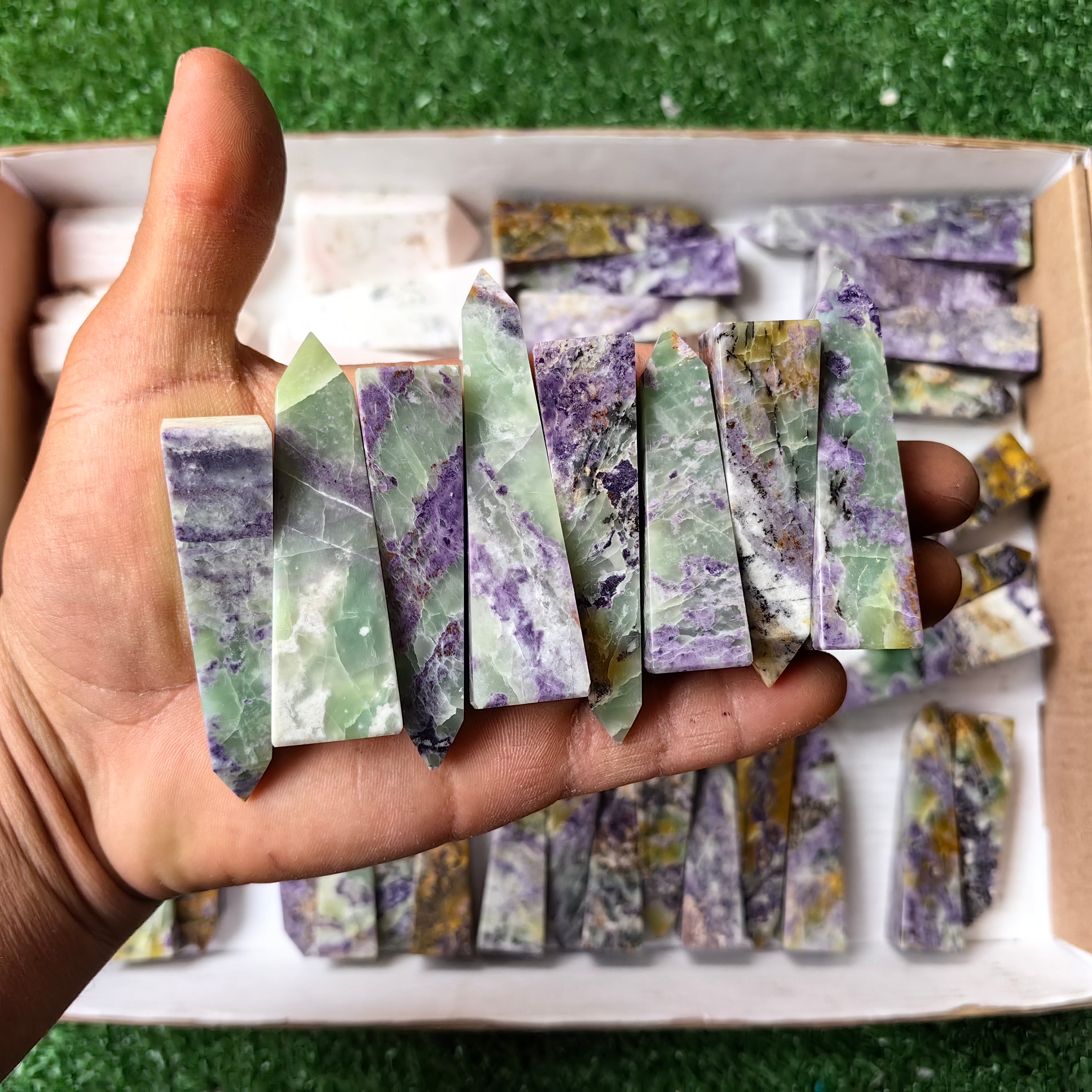 Lot 53 pcs Mangano, Bolivianite Tower