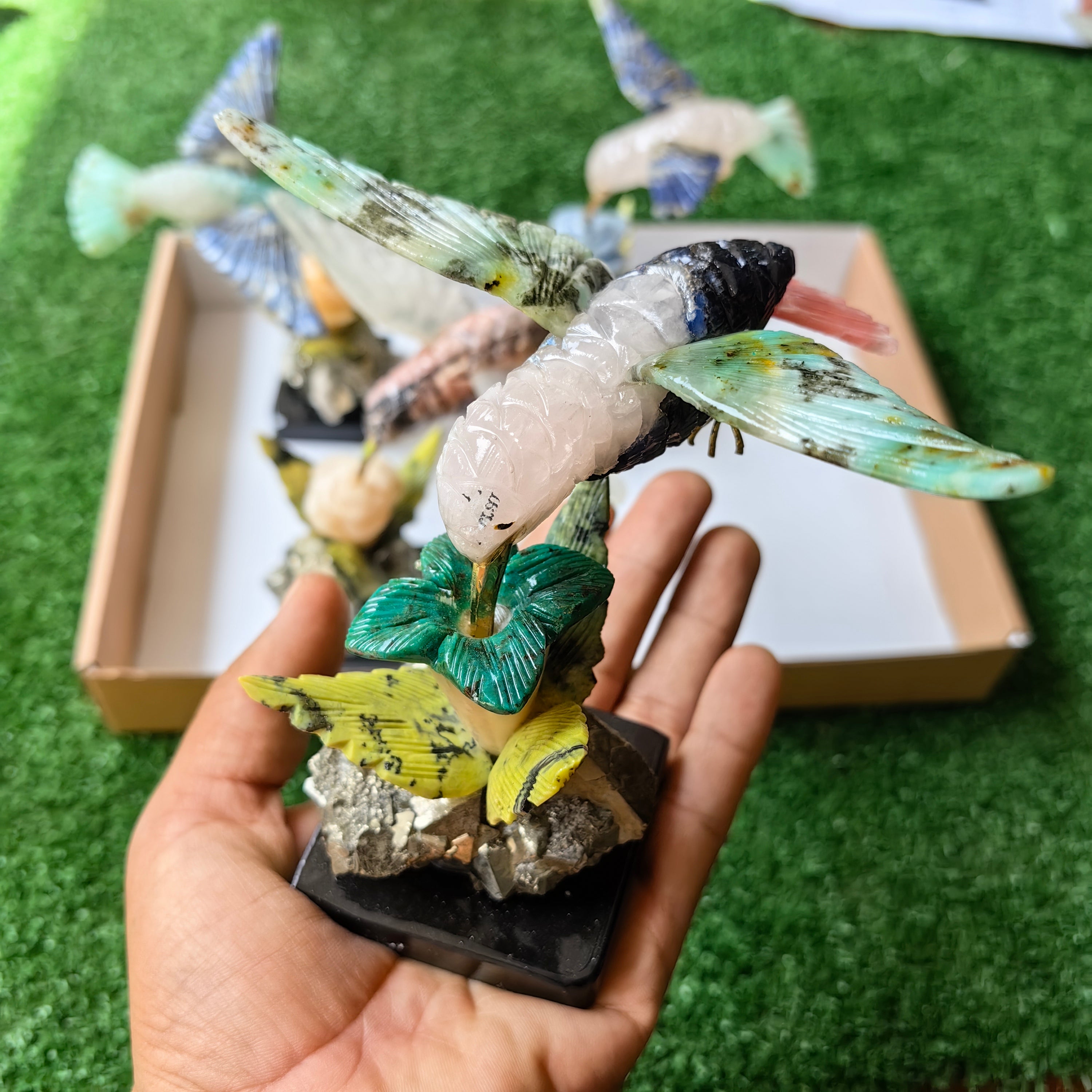 Lot 4 pcs hummingbird mixted stones