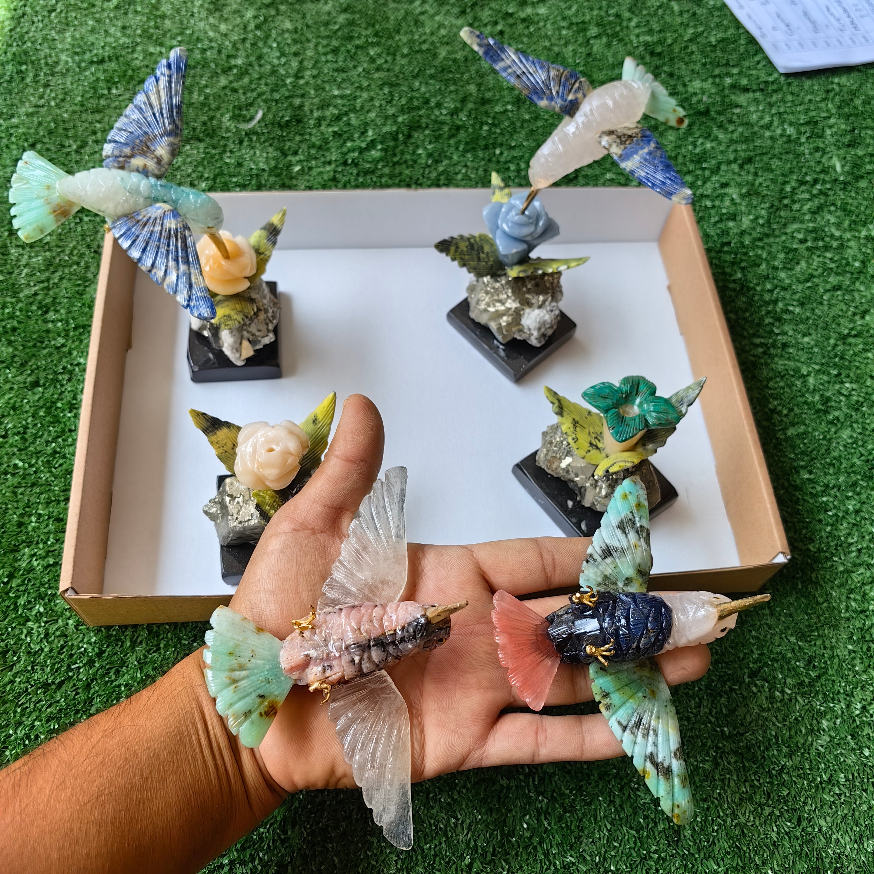 Lot 4 pcs hummingbird mixted stones