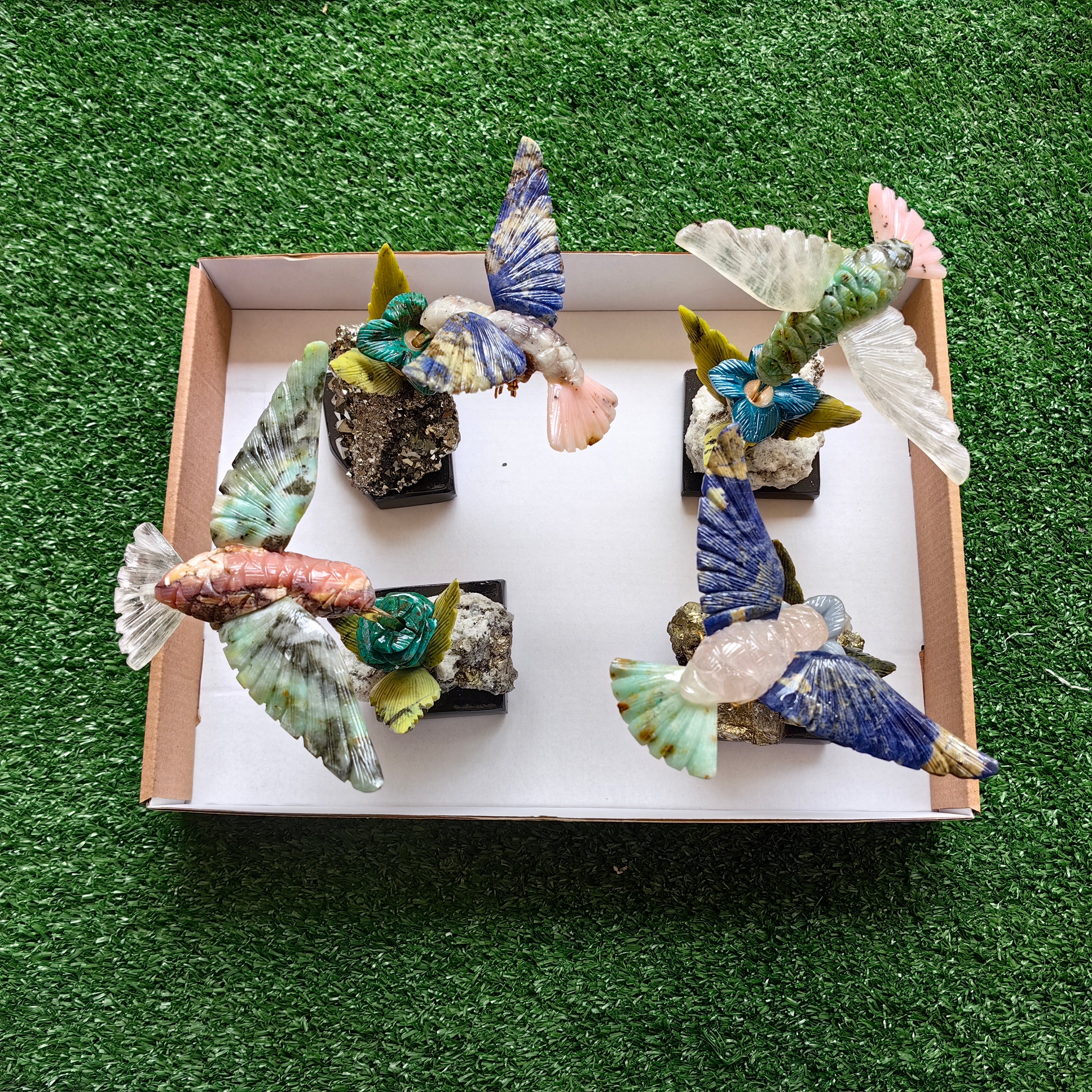 Lot 4 pcs hummingbird mixted stones