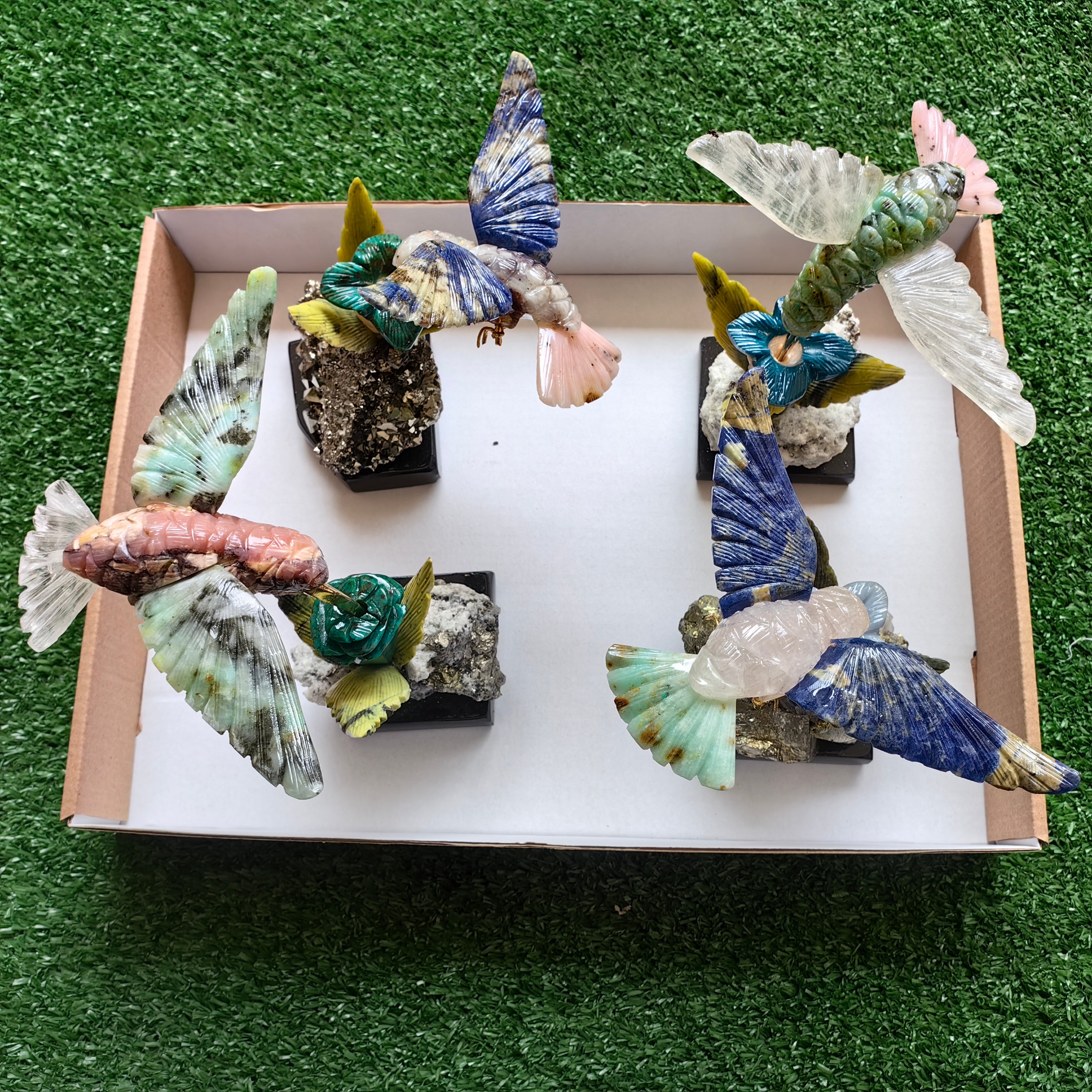 Lot 4 pcs hummingbird mixted stones