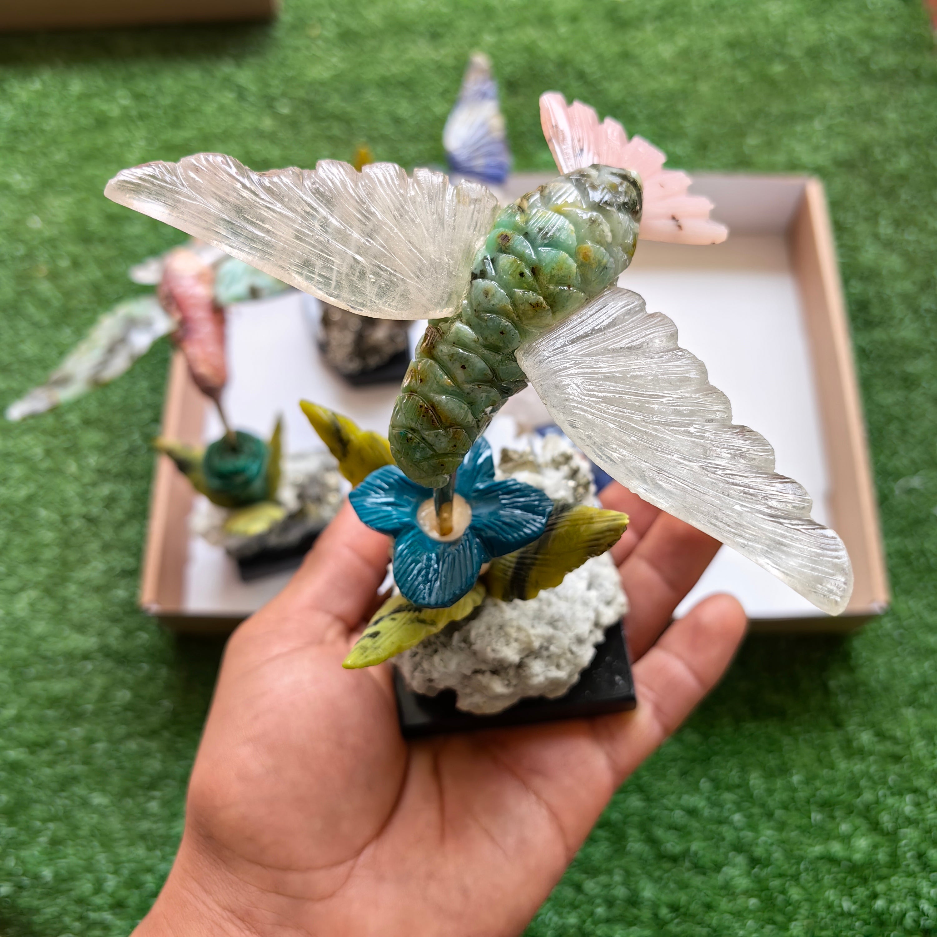 Lot 4 pcs hummingbird mixted stones