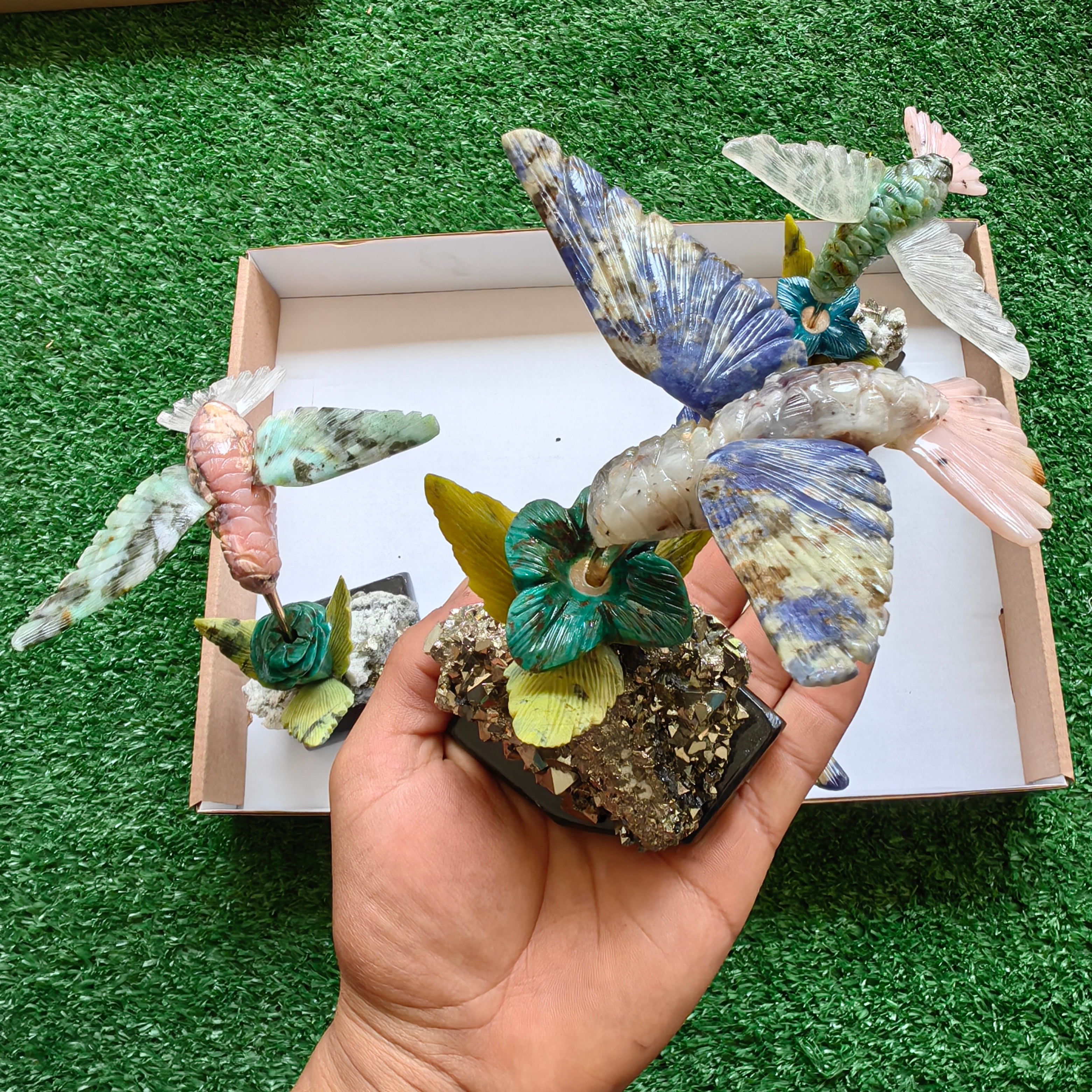 Lot 4 pcs hummingbird mixted stones