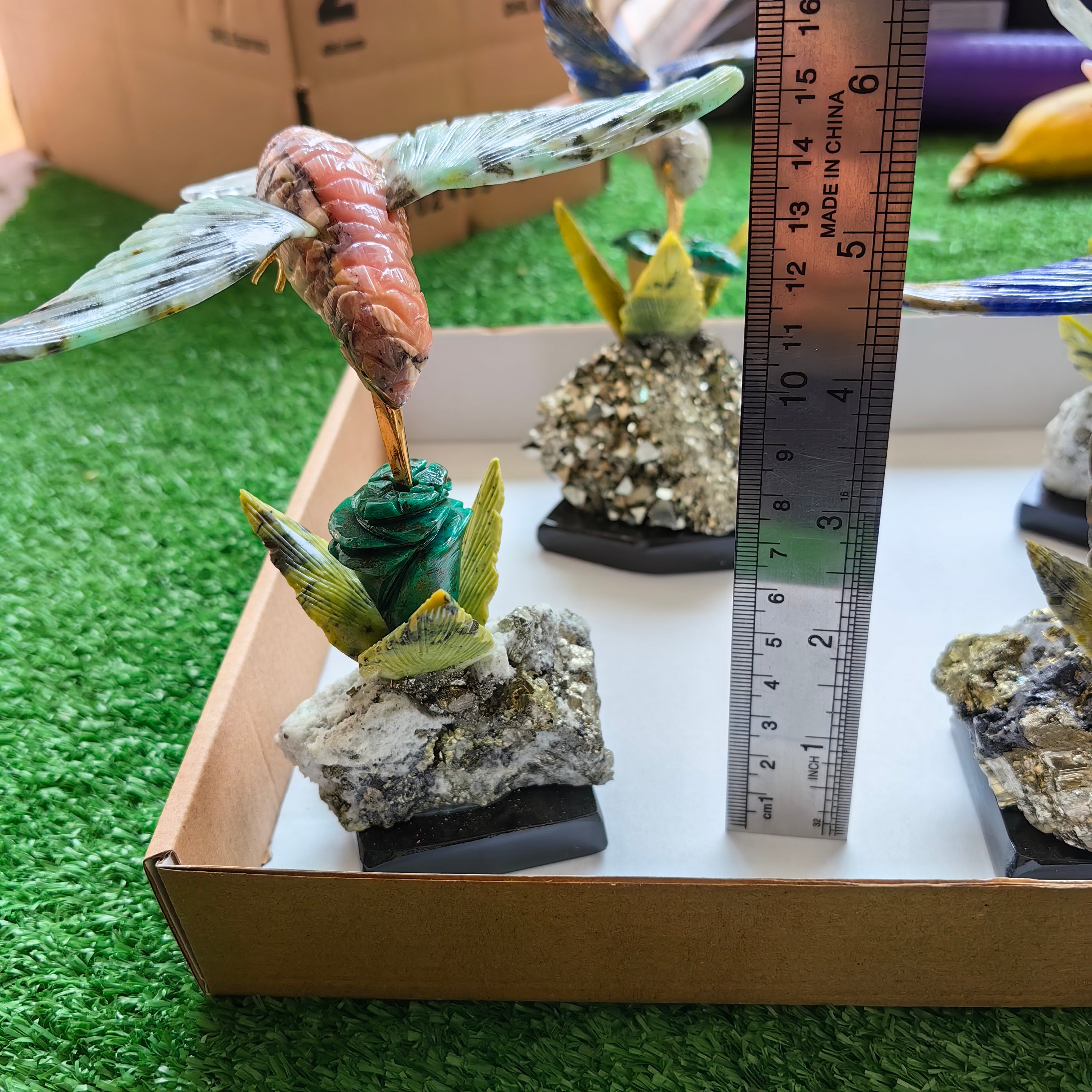 Lot 4 pcs hummingbird mixted stones