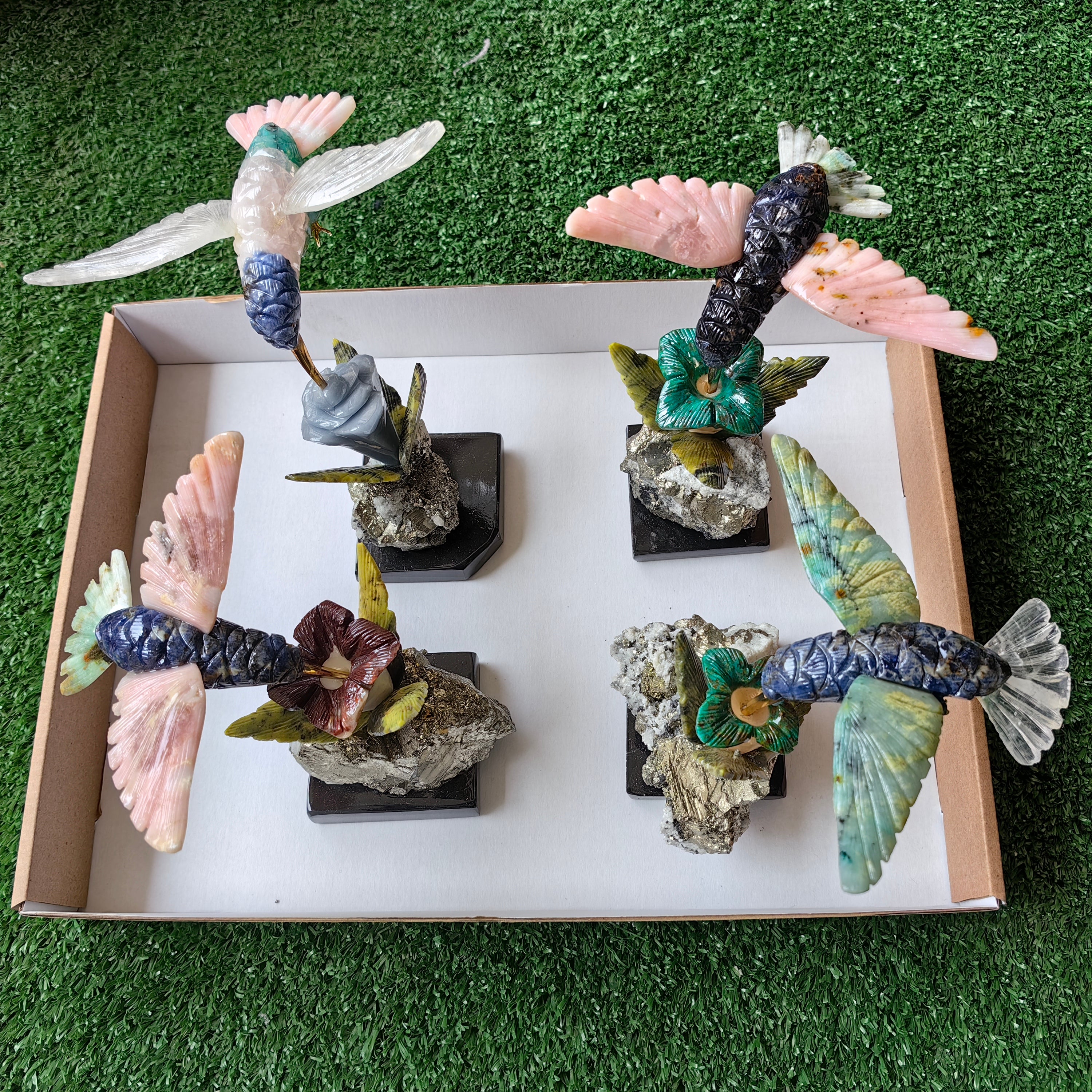 Lot 4 pcs hummingbird mixted stones
