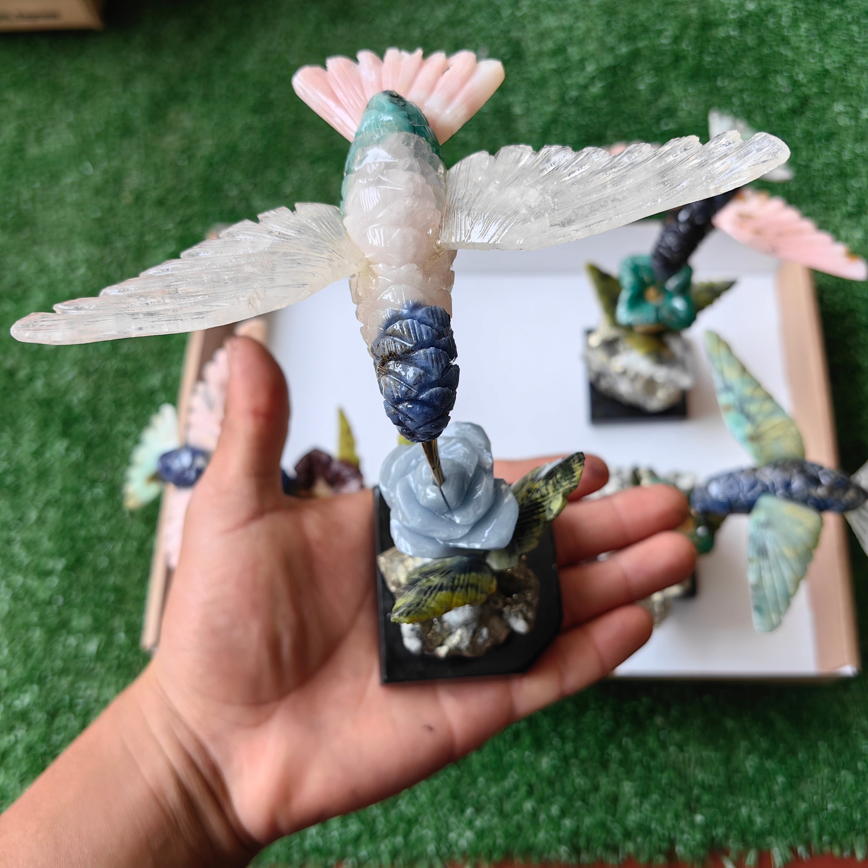 Lot 4 pcs hummingbird mixted stones