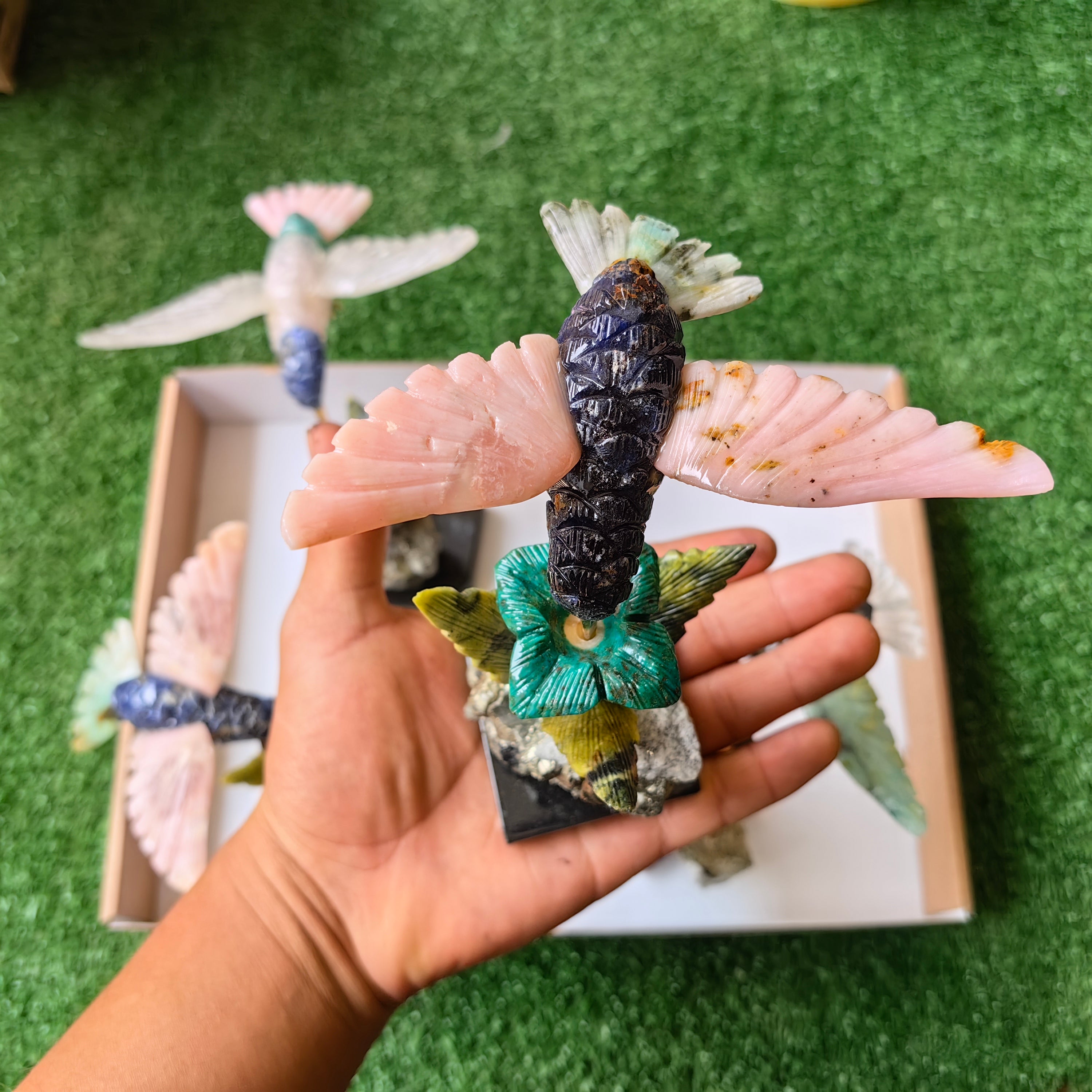 Lot 4 pcs hummingbird mixted stones