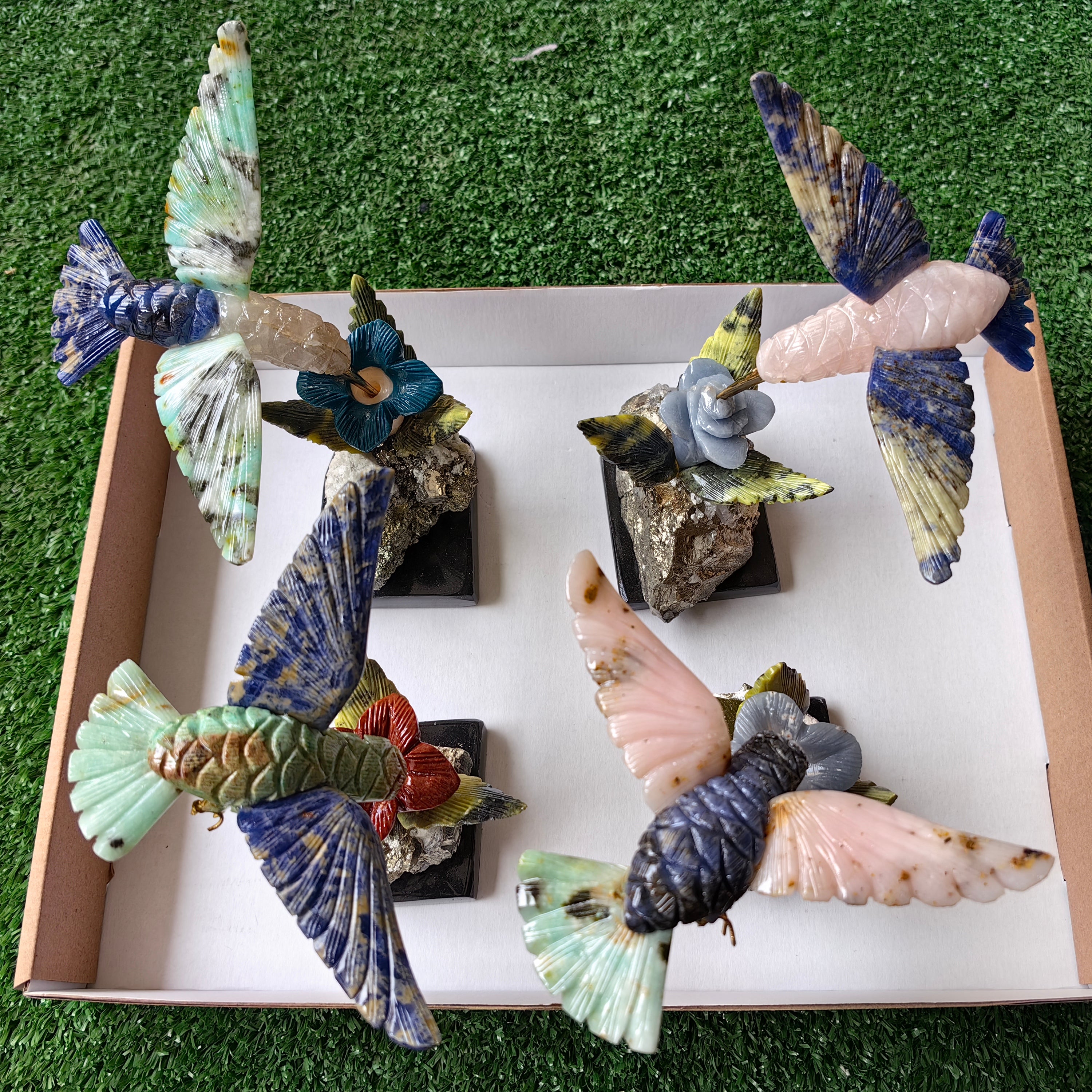 Lot 4 pcs hummingbird mixted stones