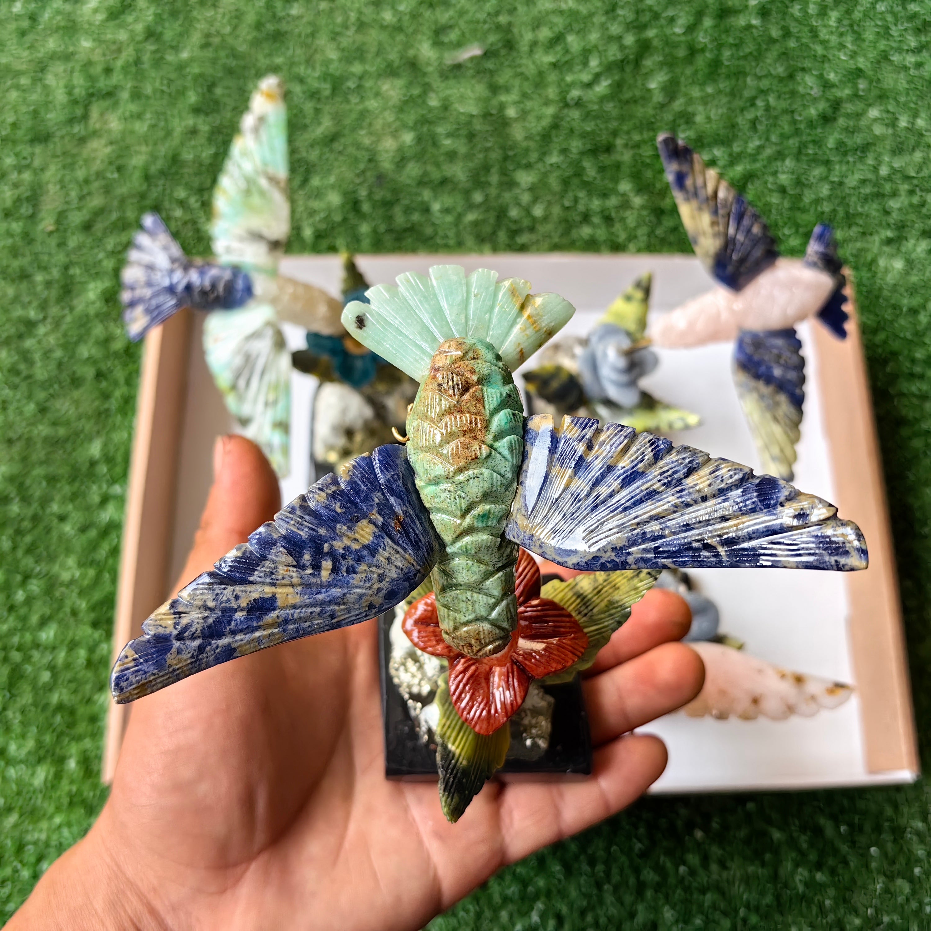 Lot 4 pcs hummingbird mixted stones