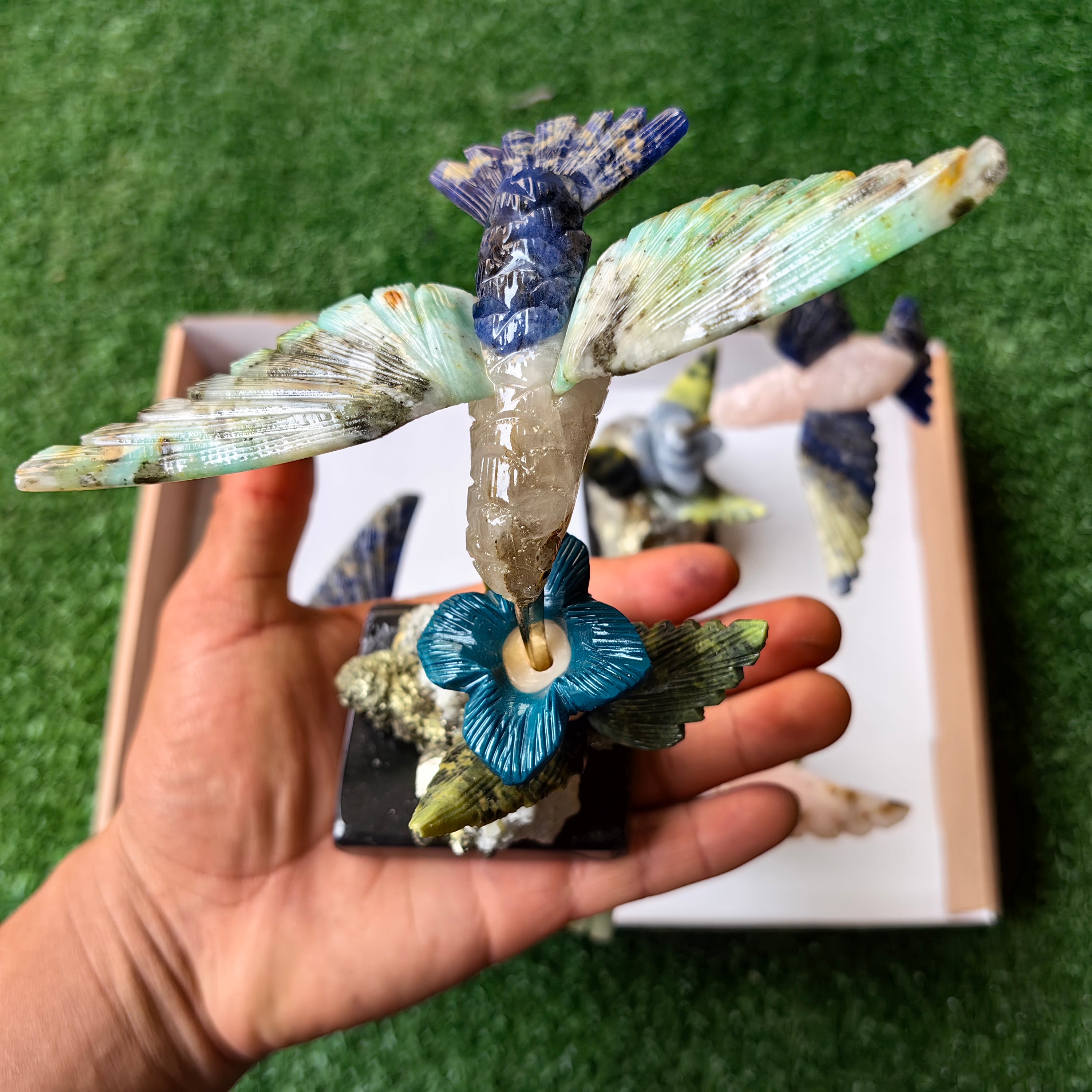 Lot 4 pcs hummingbird mixted stones