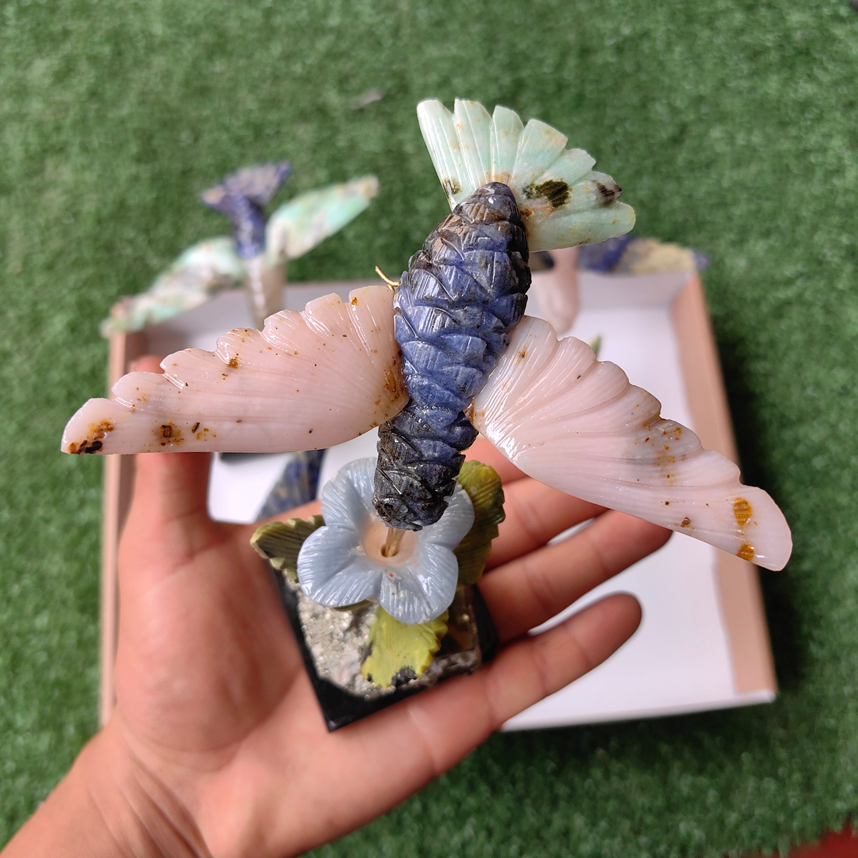 Lot 4 pcs hummingbird mixted stones