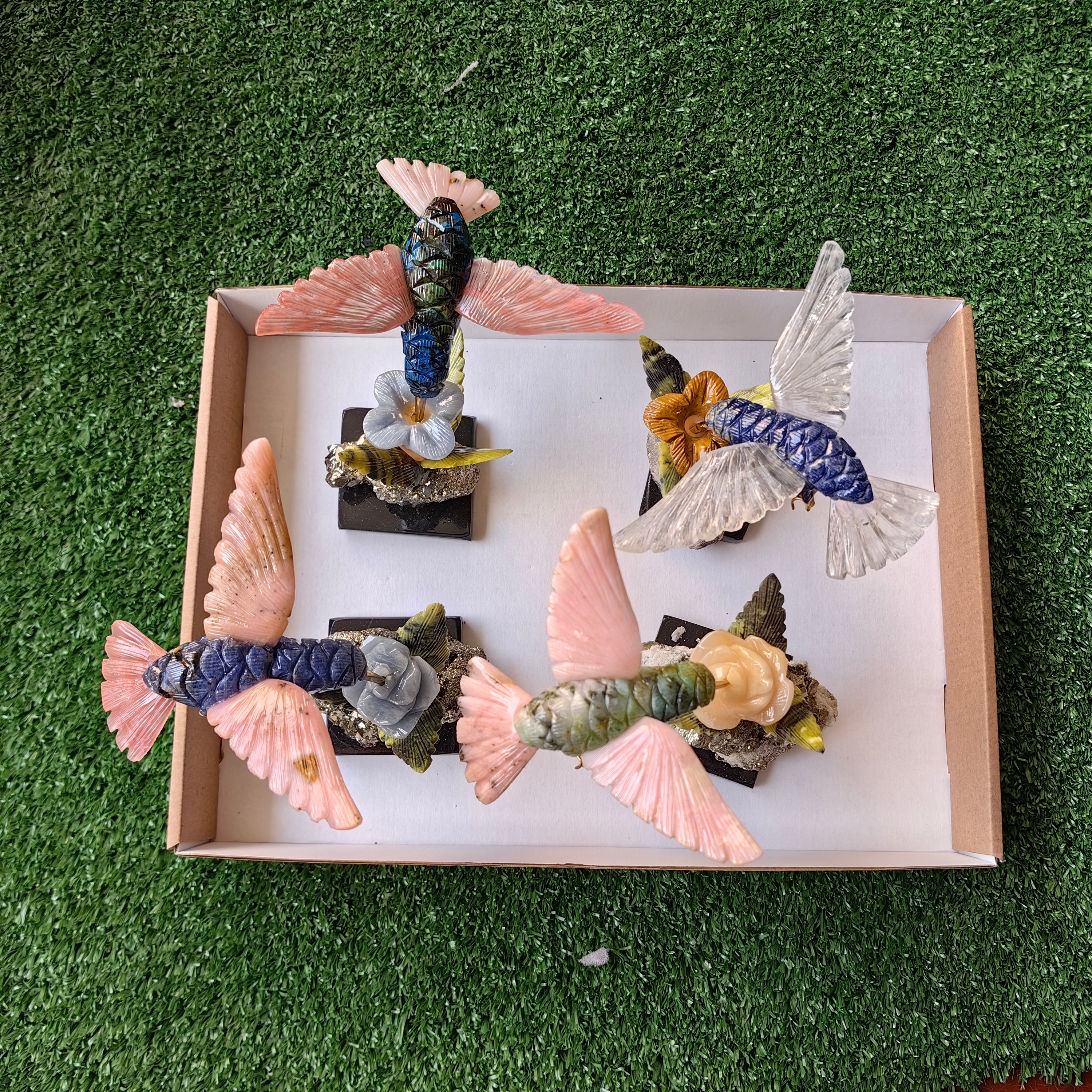 Lot 4 pcs hummingbird mixted stones