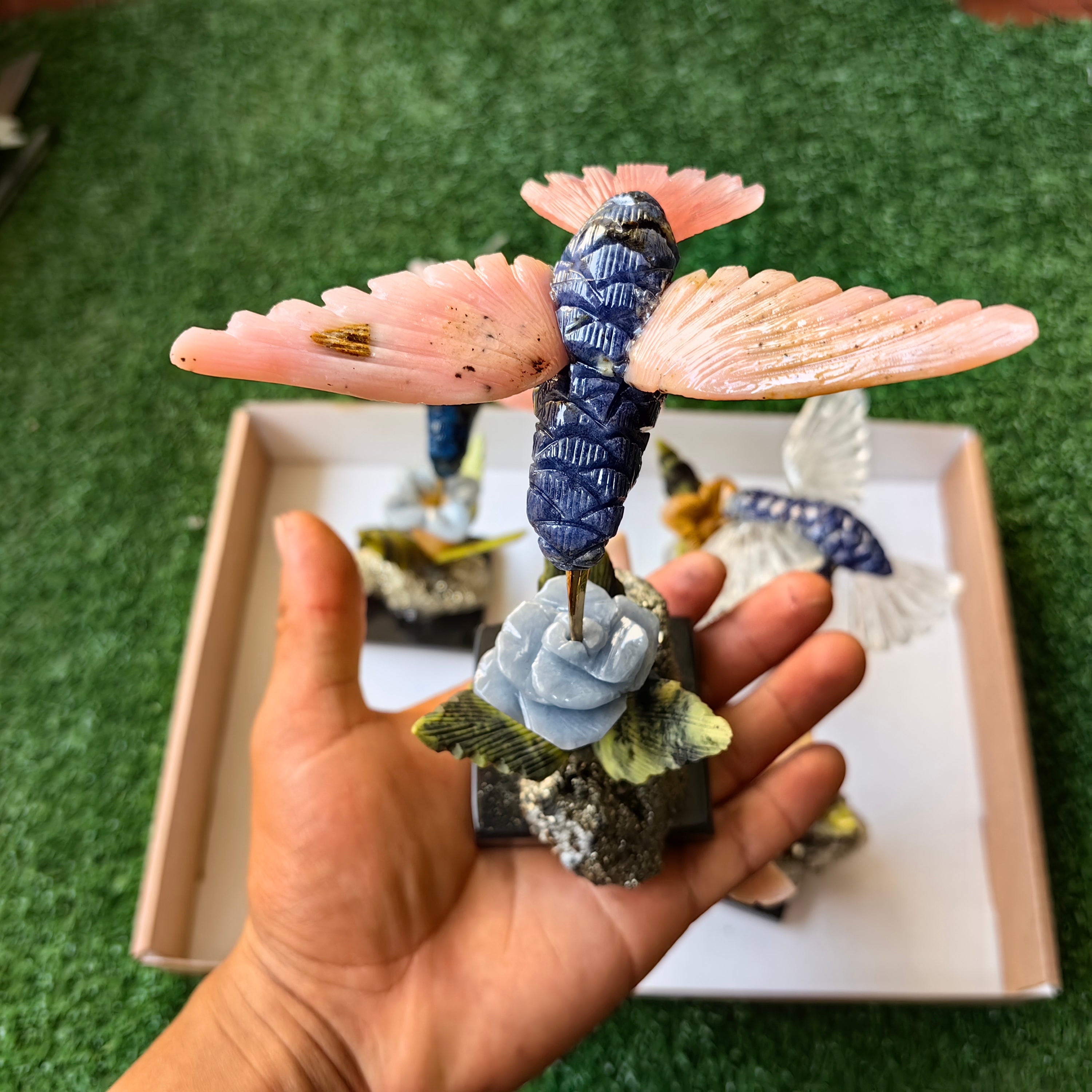 Lot 4 pcs hummingbird mixted stones