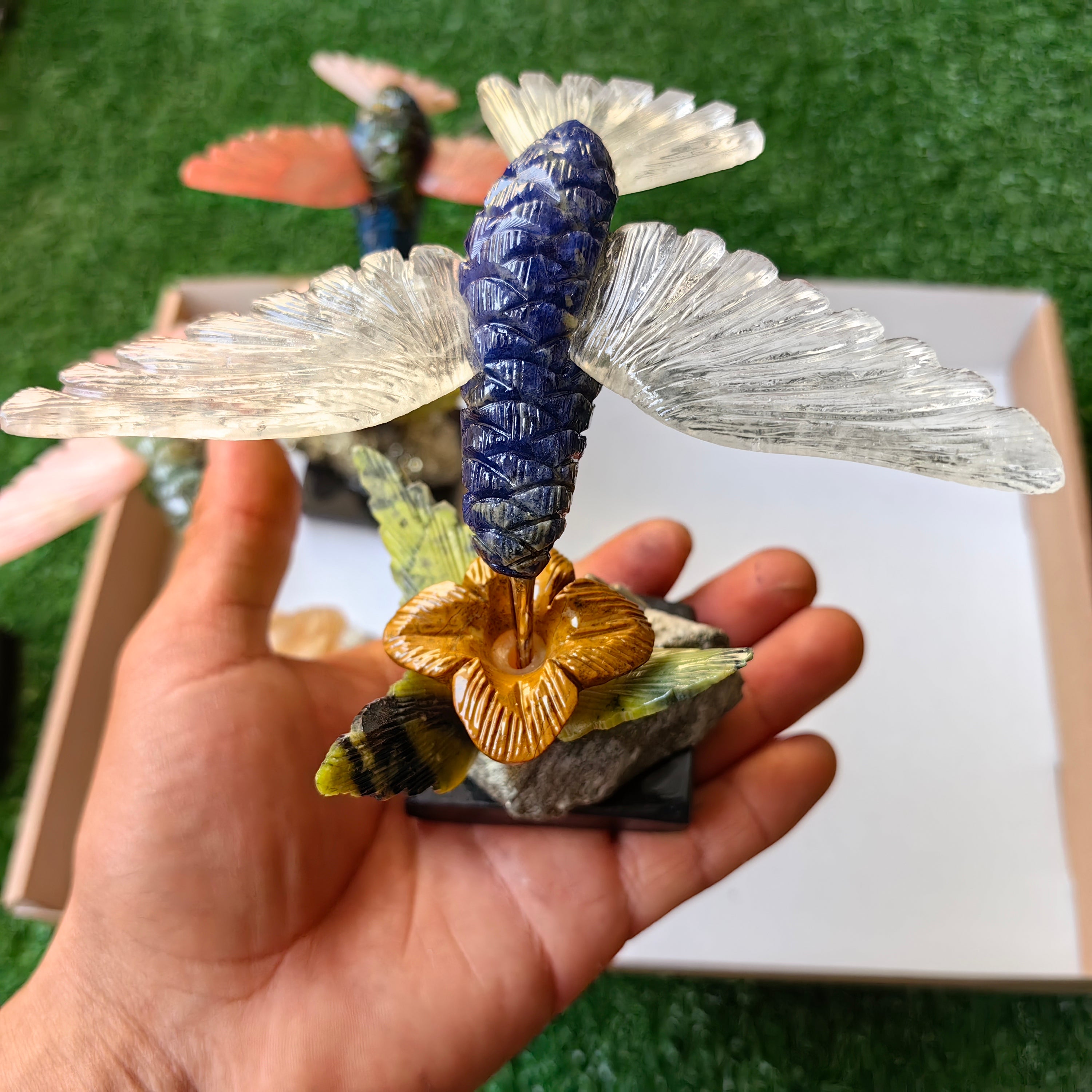 Lot 4 pcs hummingbird mixted stones