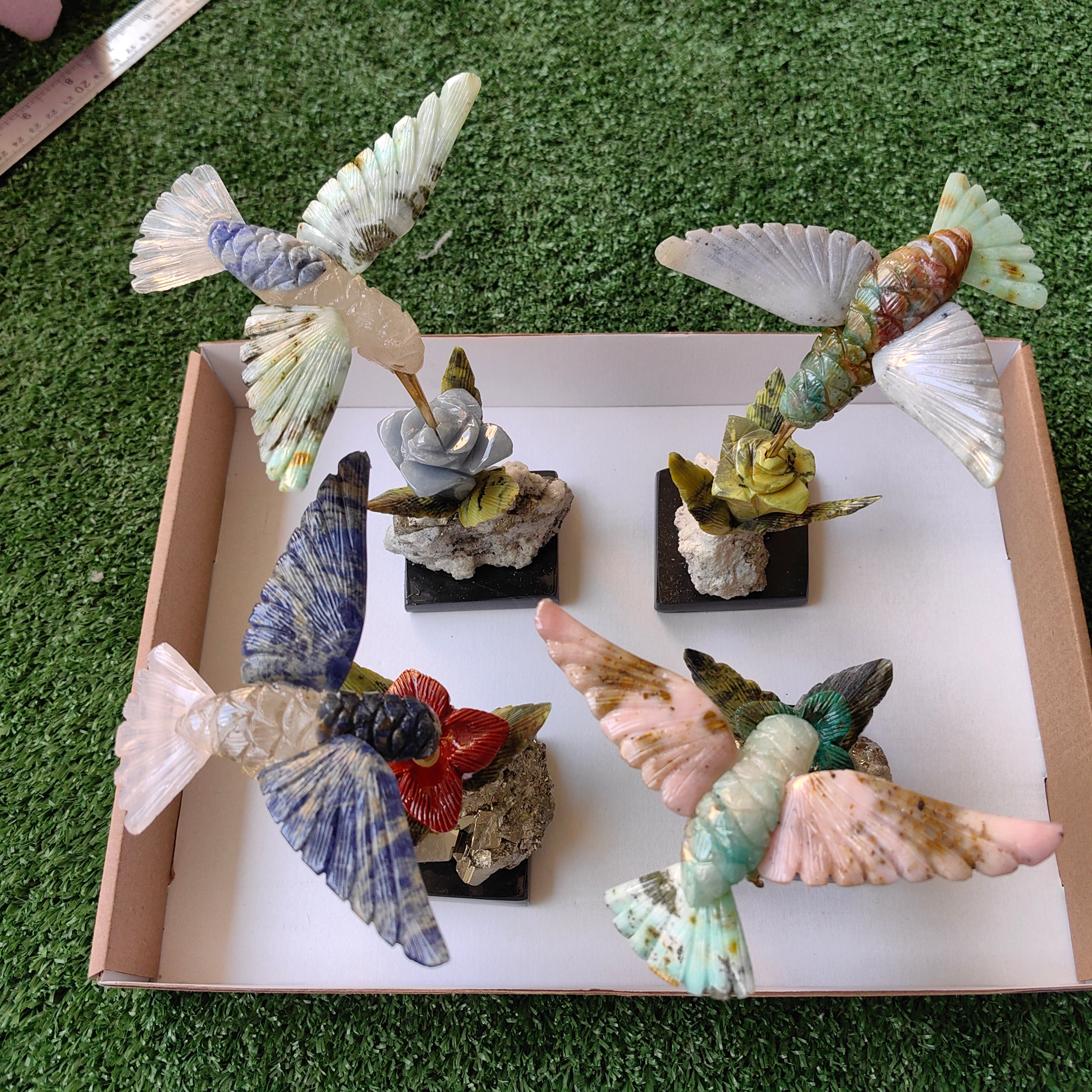 Lot 4 pcs hummingbird mixted stones
