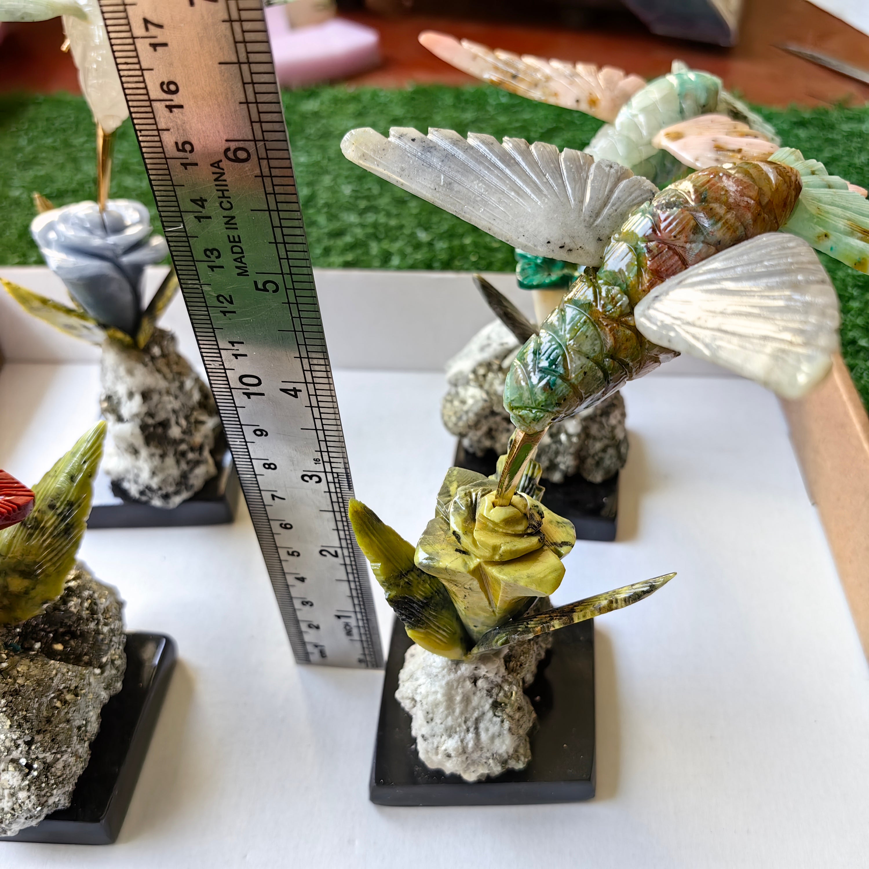 Lot 4 pcs hummingbird mixted stones