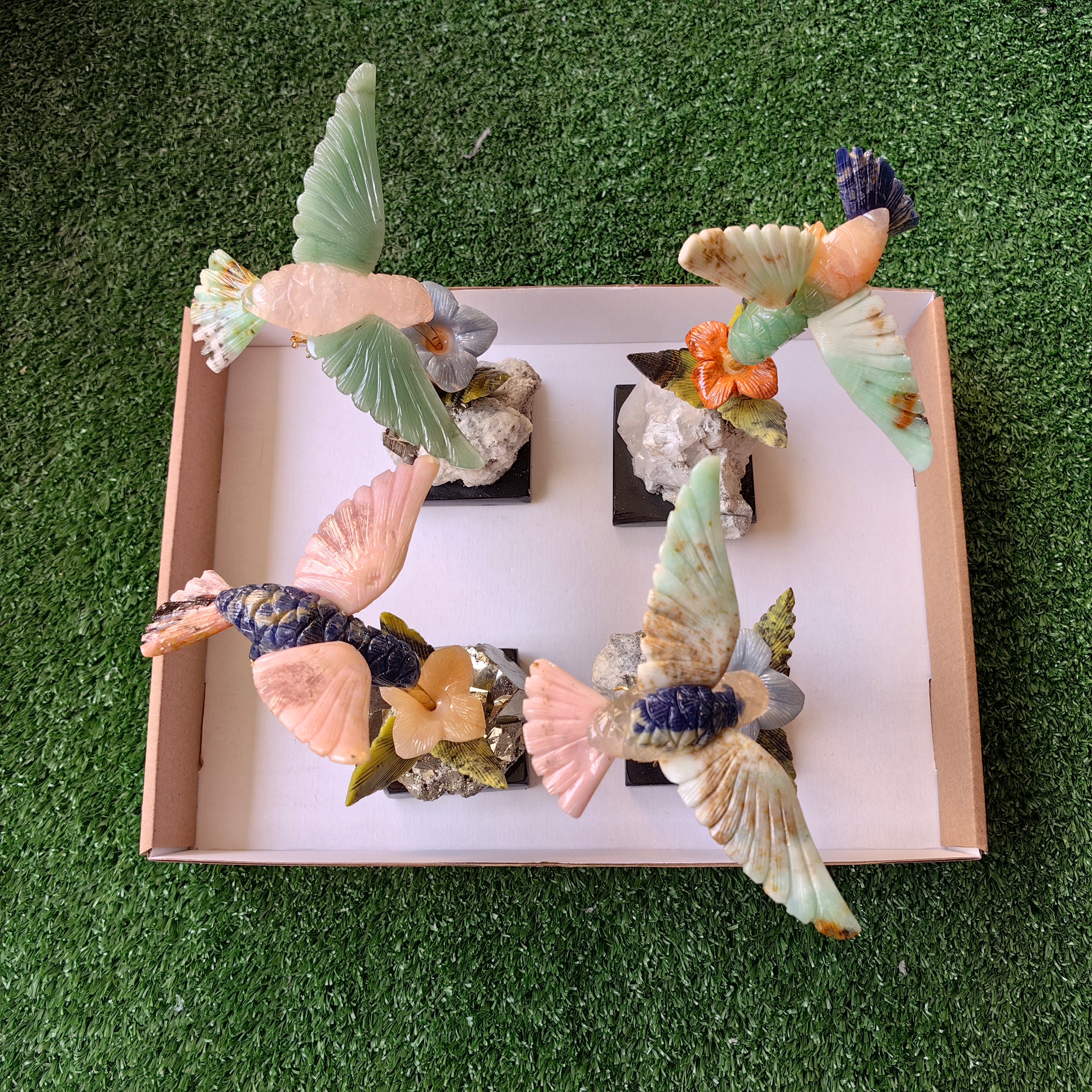 Lot 4 pcs hummingbird mixted stones