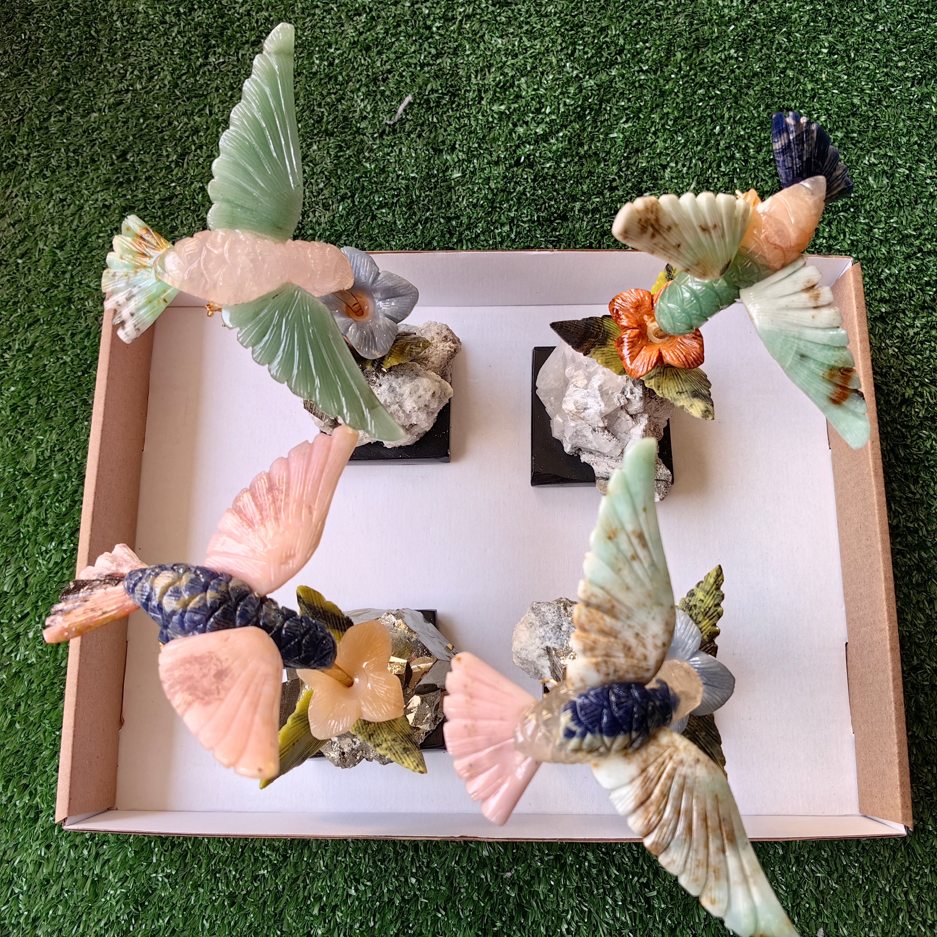 Lot 4 pcs hummingbird mixted stones