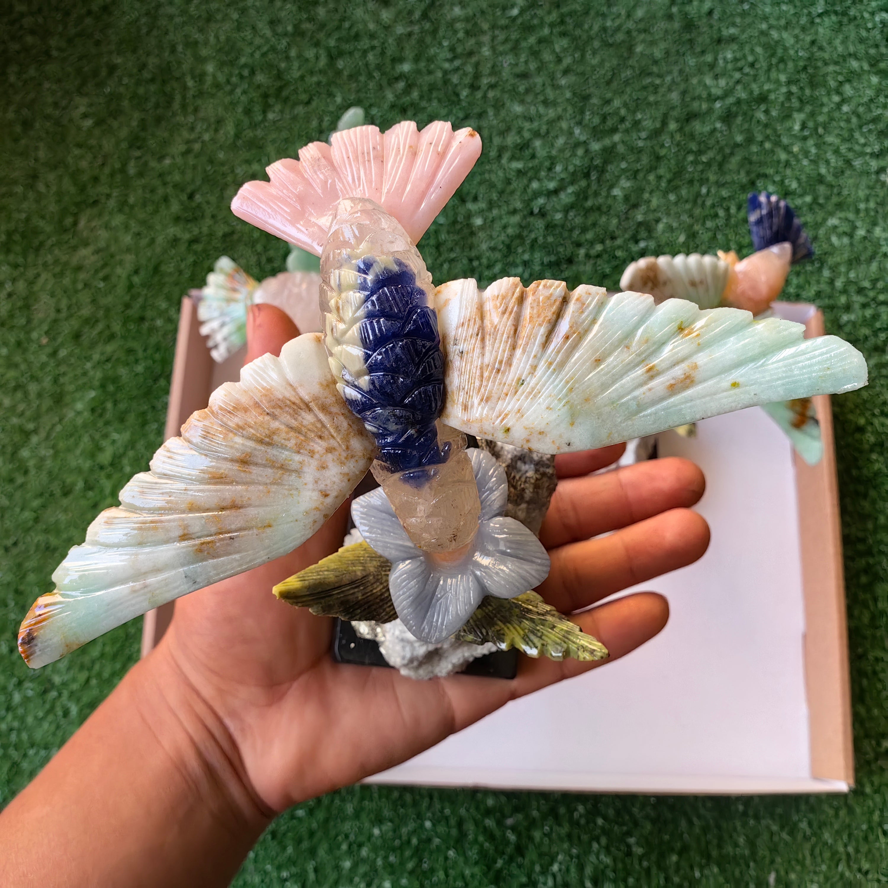 Lot 4 pcs hummingbird mixted stones