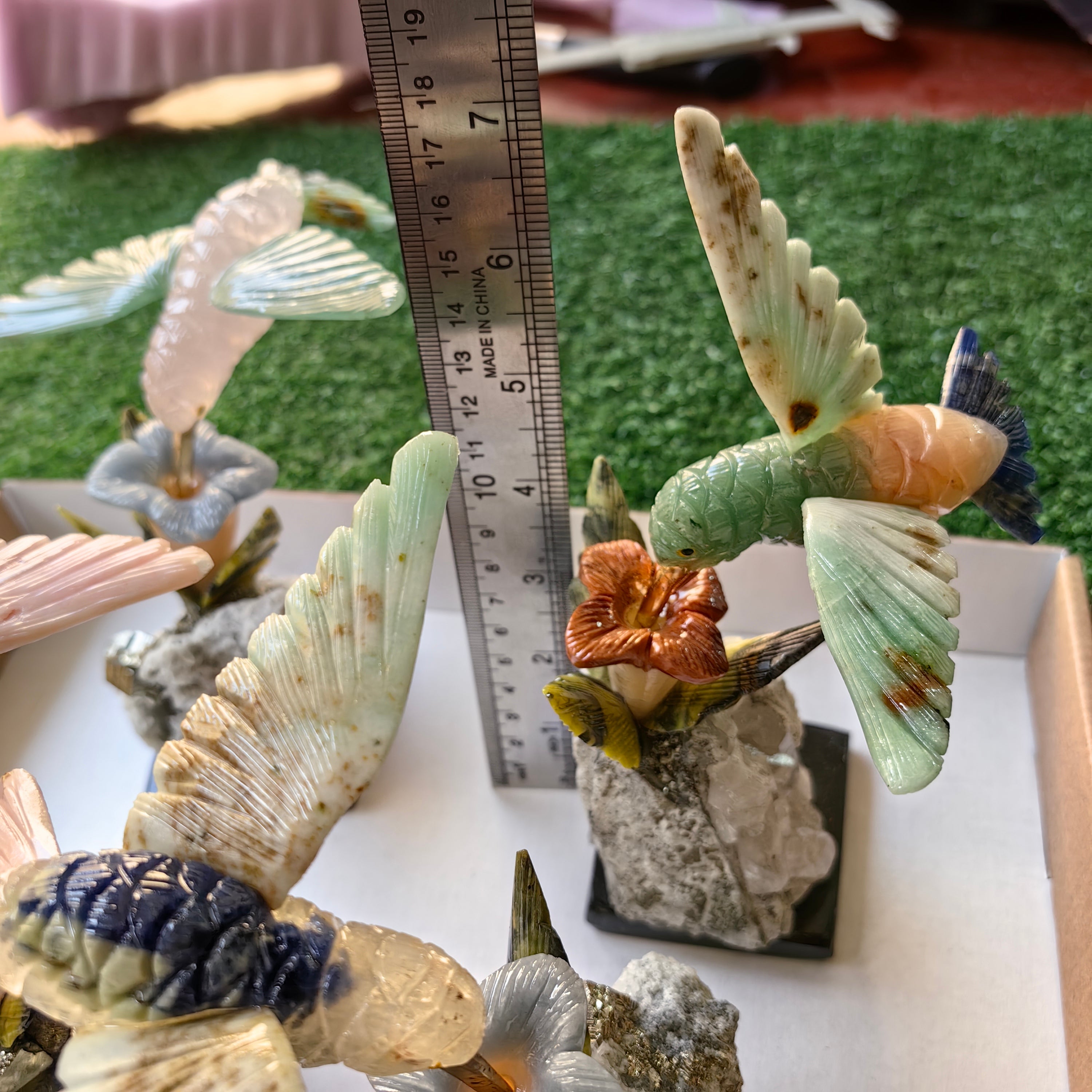 Lot 4 pcs hummingbird mixted stones